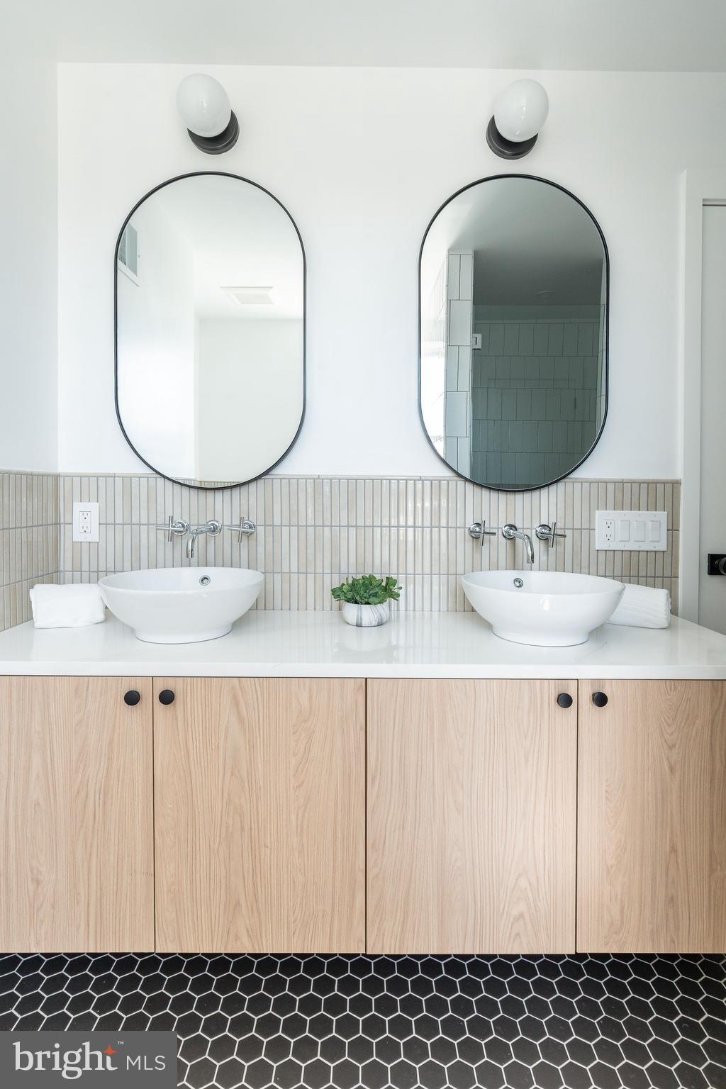 GRADUATE HOSPITAL - Residential