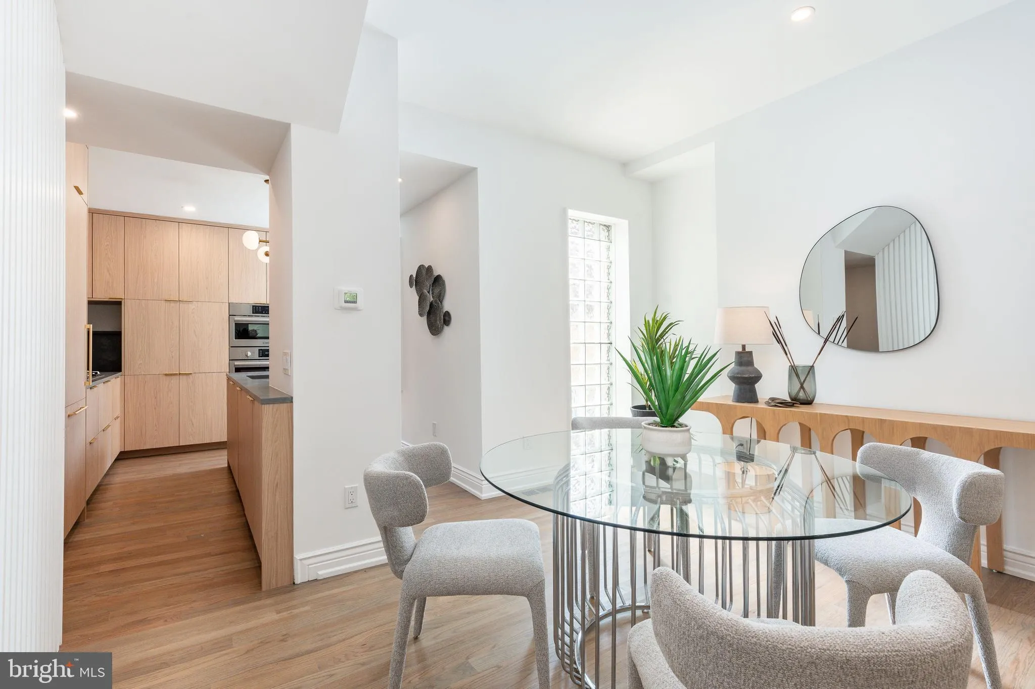 Philadelphia, Pennsylvania 19146, United States, 3 Bedrooms Bedrooms, ,3 BathroomsBathrooms,Residential,Contingent,215603