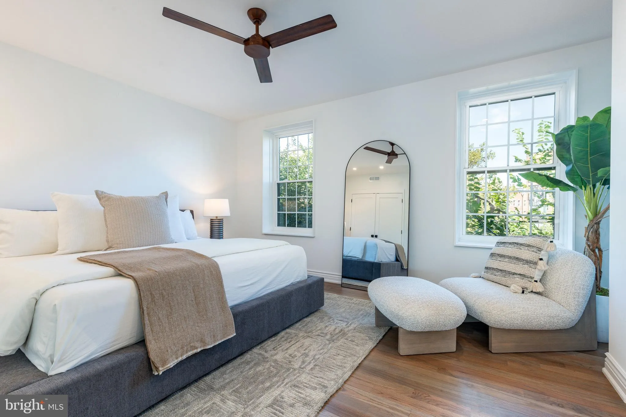 Philadelphia, Pennsylvania 19146, United States, 3 Bedrooms Bedrooms, ,3 BathroomsBathrooms,Residential,Contingent,215603