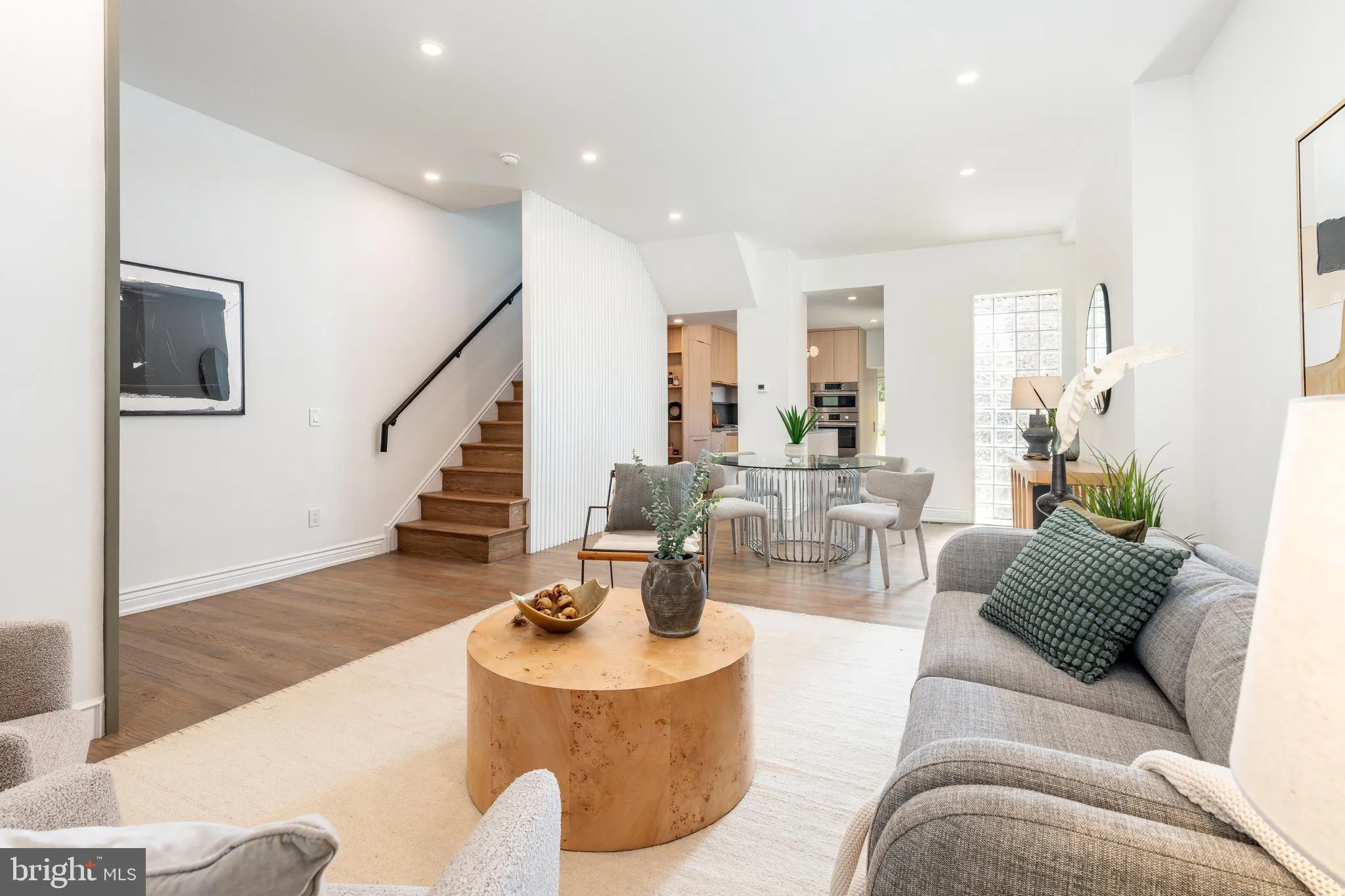 Philadelphia, Pennsylvania 19146, United States, 3 Bedrooms Bedrooms, ,3 BathroomsBathrooms,Residential,Contingent,215603