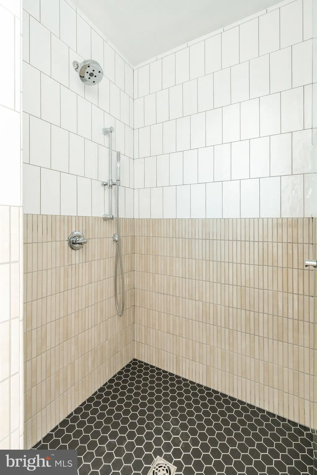 Philadelphia, Pennsylvania 19146, United States, 3 Bedrooms Bedrooms, ,3 BathroomsBathrooms,Residential,Contingent,215603