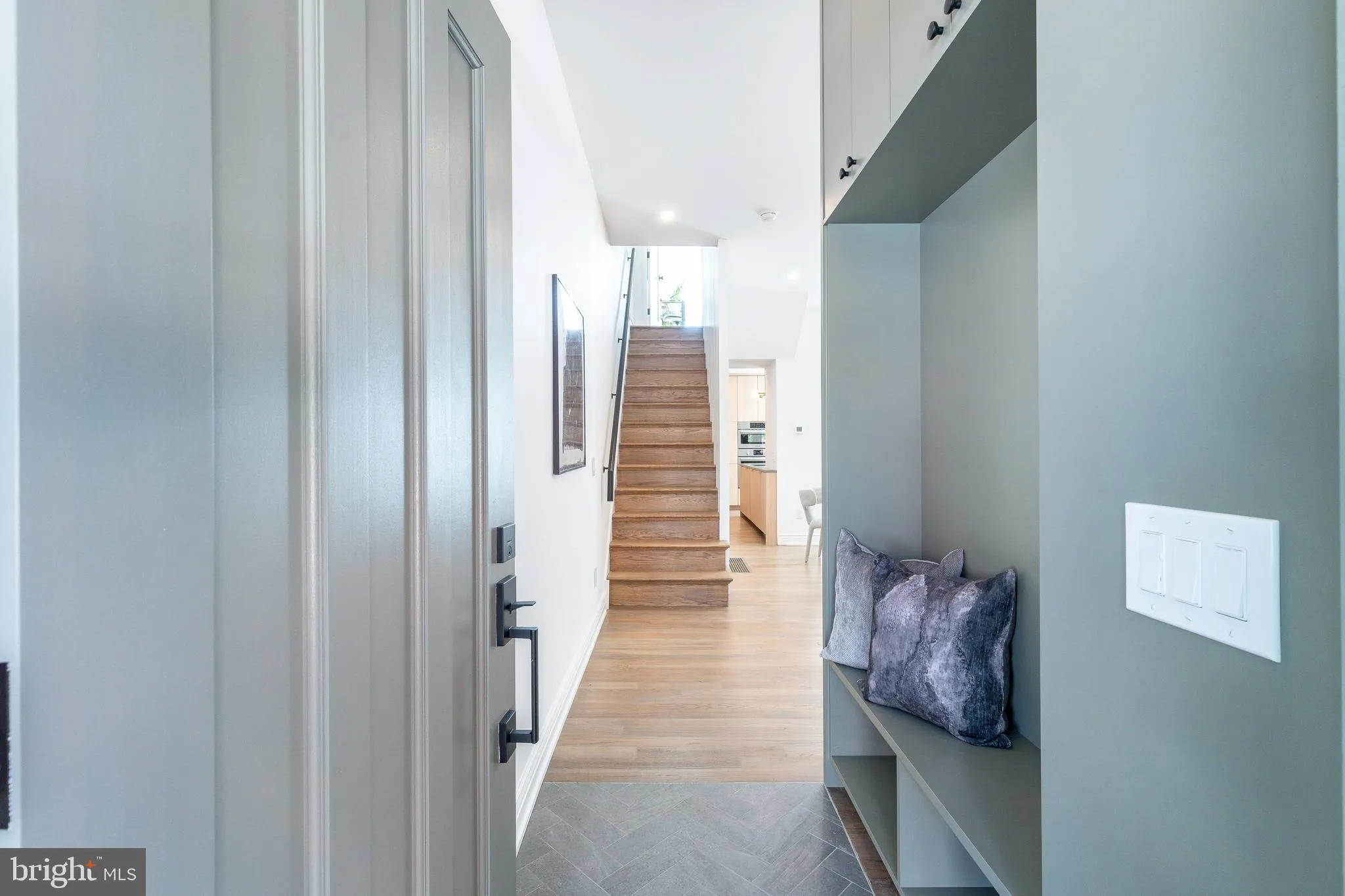 Philadelphia, Pennsylvania 19146, United States, 3 Bedrooms Bedrooms, ,3 BathroomsBathrooms,Residential,Contingent,215603