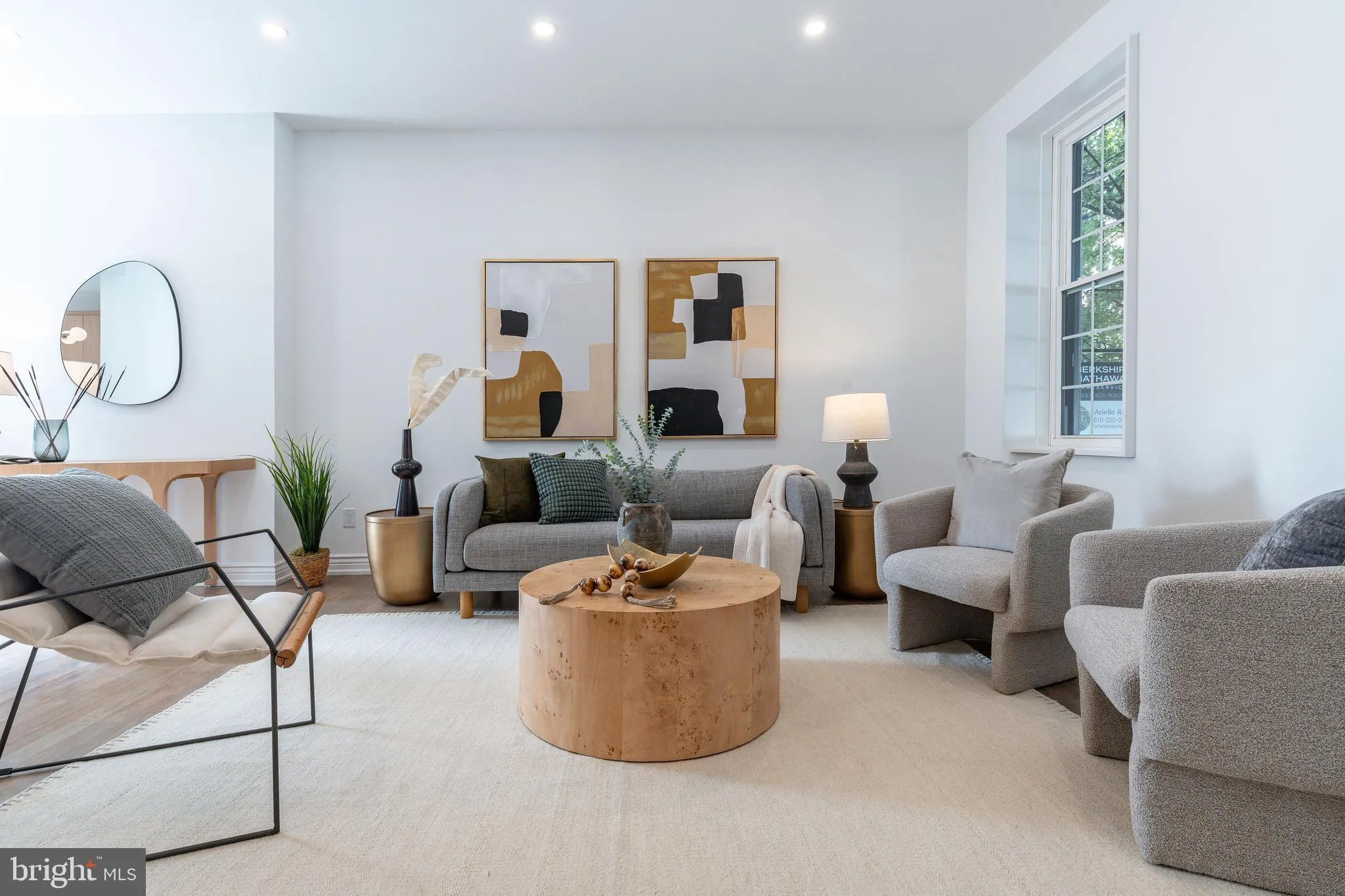 Philadelphia, Pennsylvania 19146, United States, 3 Bedrooms Bedrooms, ,3 BathroomsBathrooms,Residential,Contingent,215603