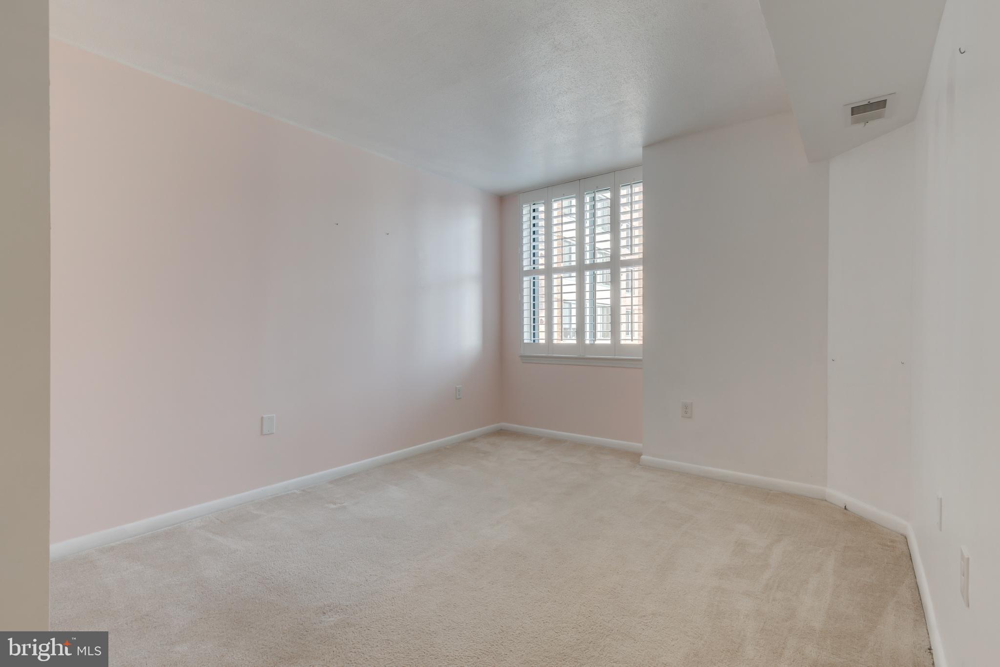 CONTINENTAL - Residential Lease