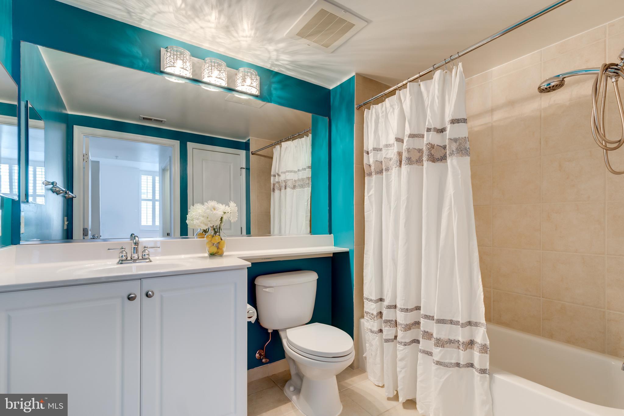 CONTINENTAL - Residential Lease