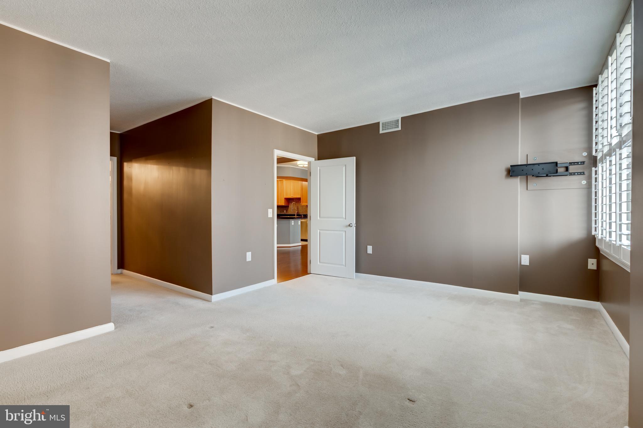 CONTINENTAL - Residential Lease