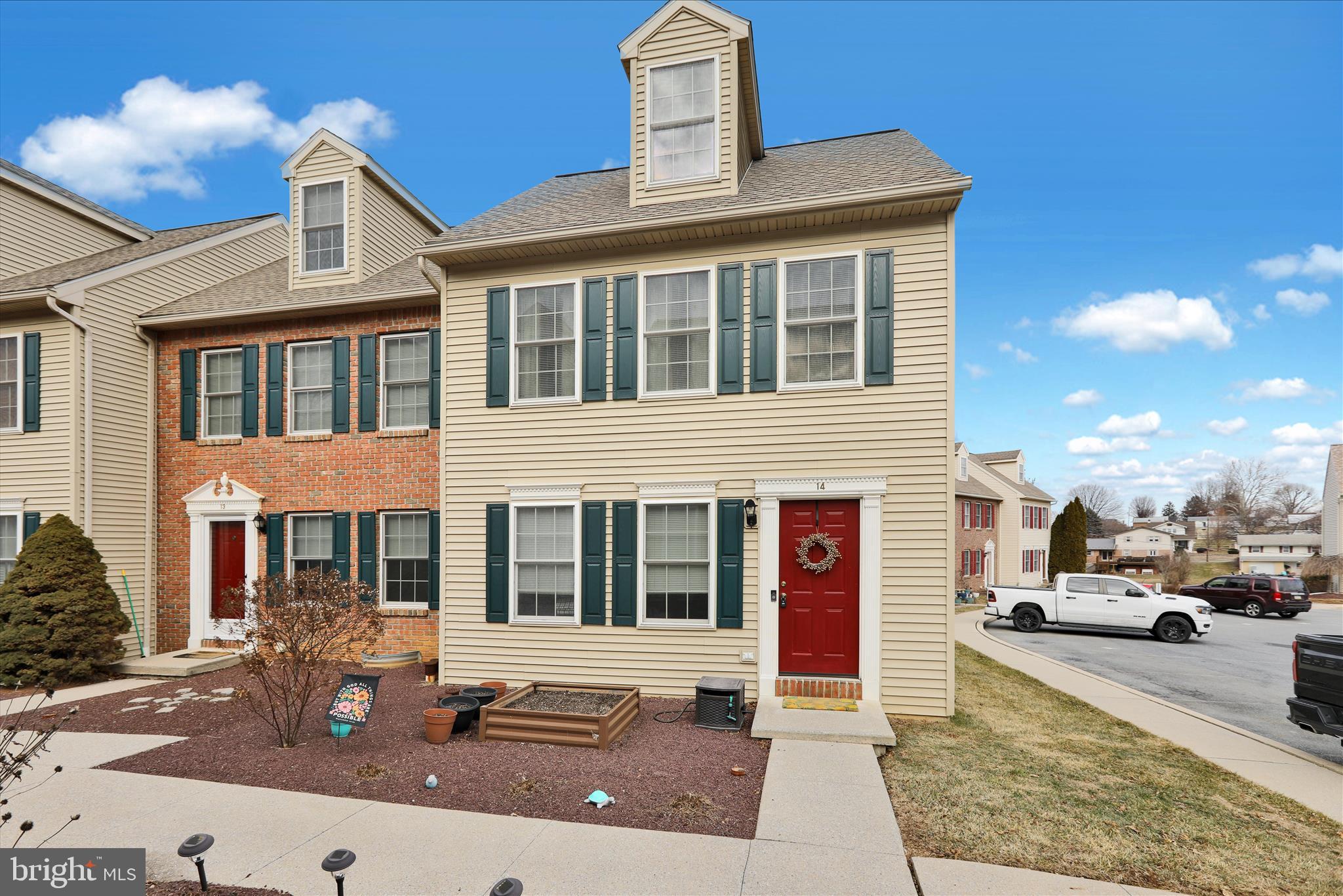 WEISER COURT - Residential