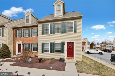 14 WEISER COURT WOMELSDORF PA 19567