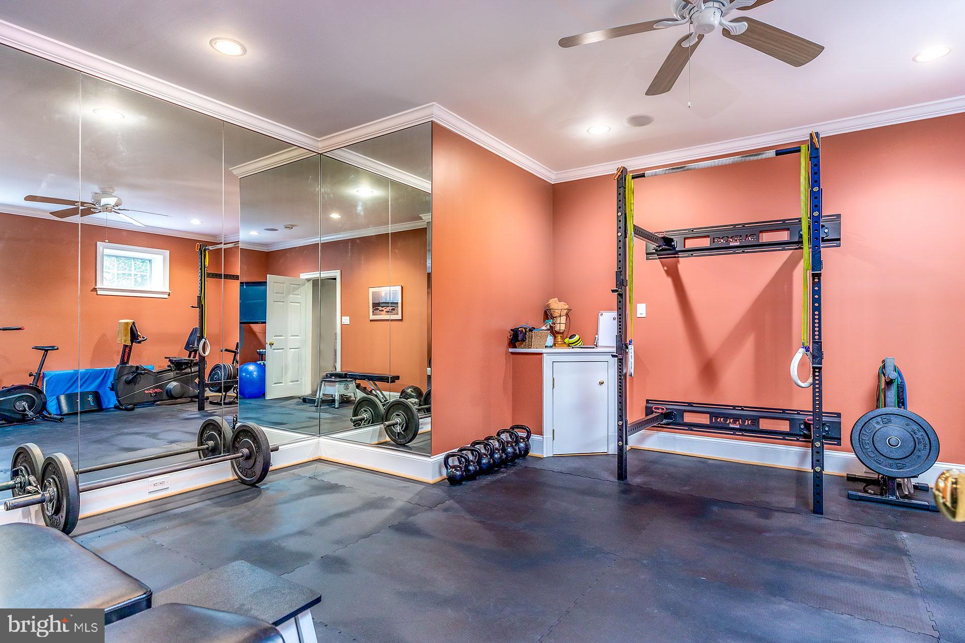 HUNTER'S CREST - Residential