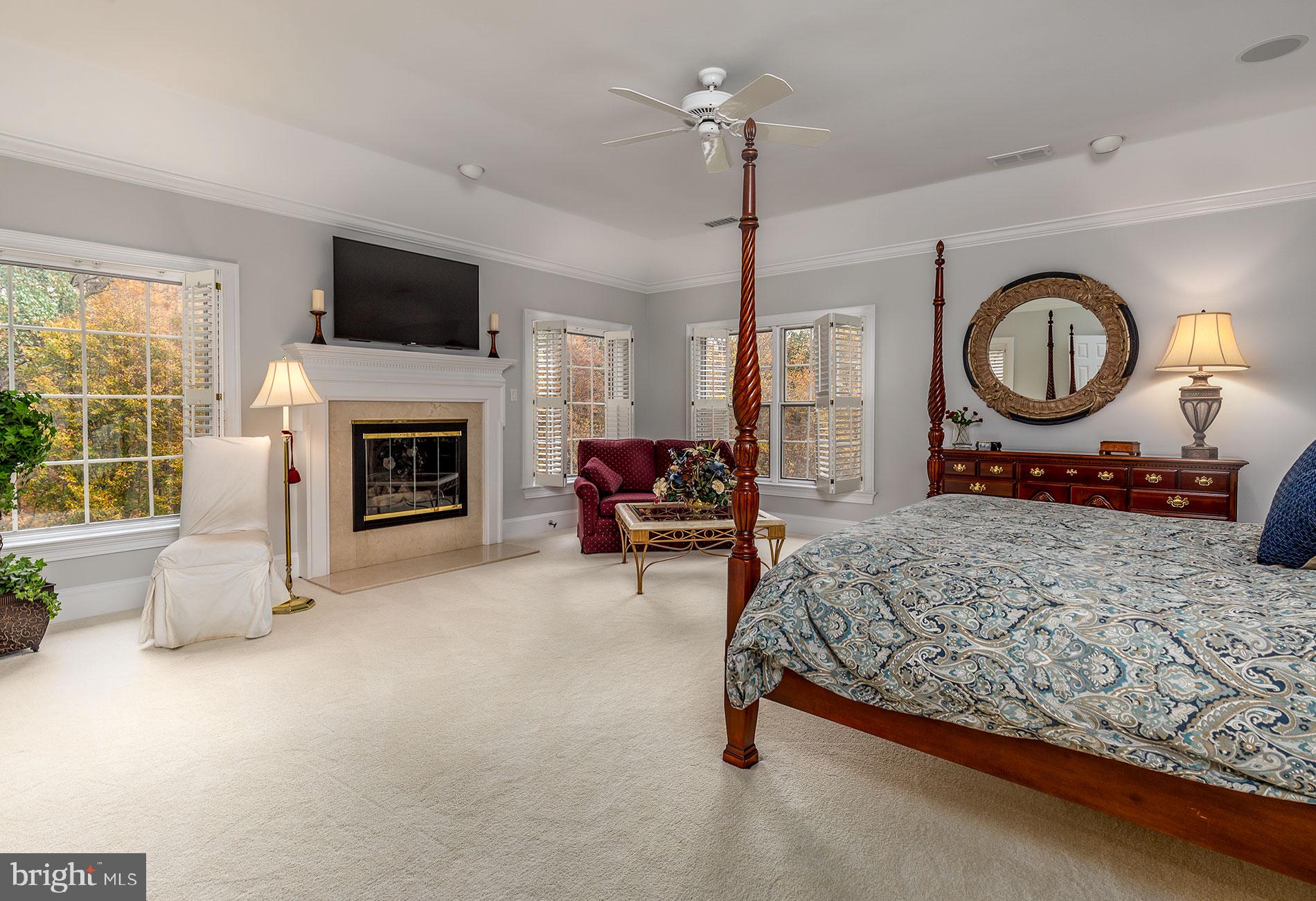 HUNTER'S CREST - Residential