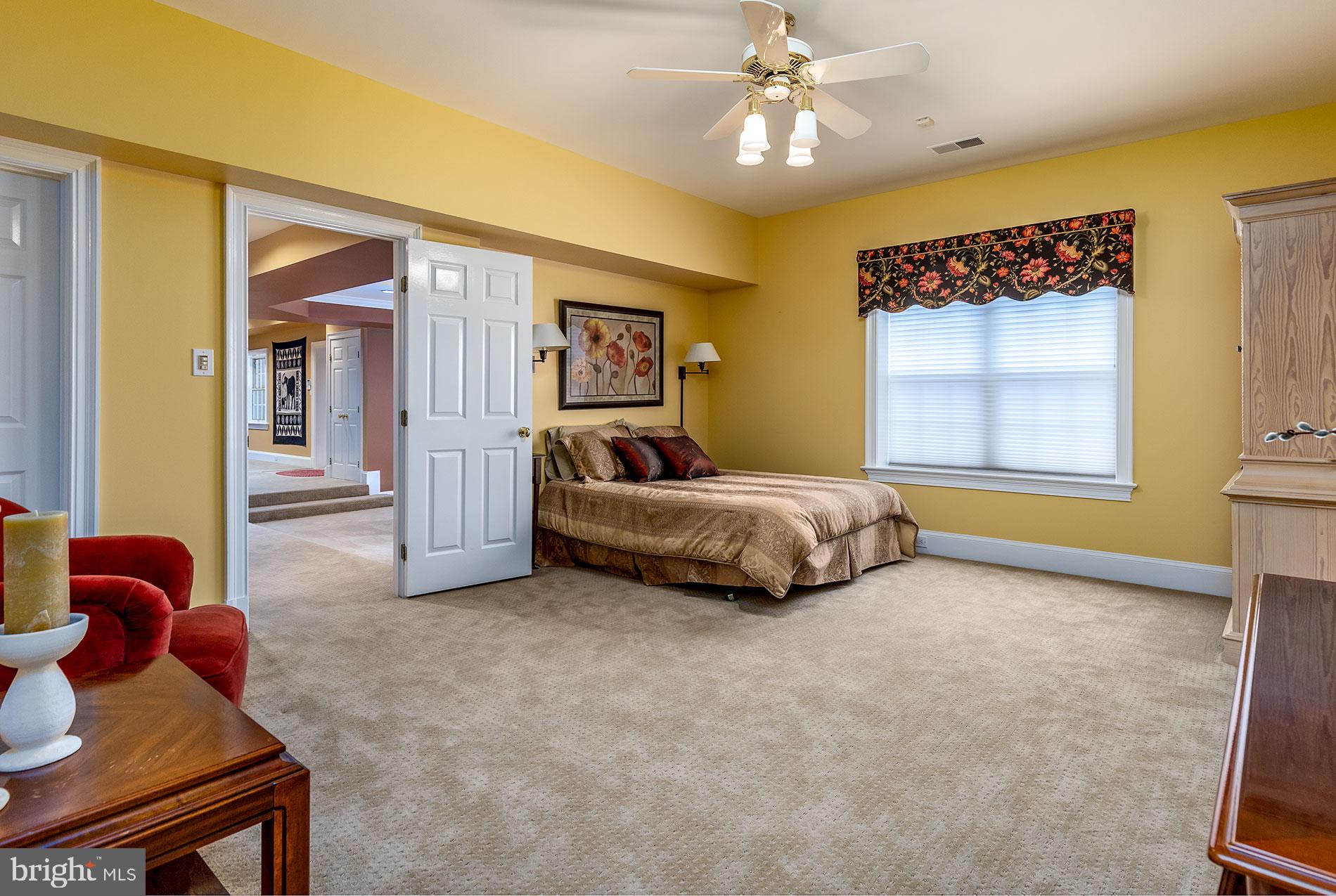 HUNTER'S CREST - Residential