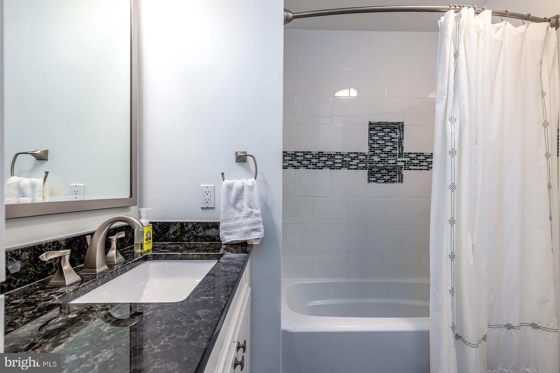 HUNTER'S CREST - Residential