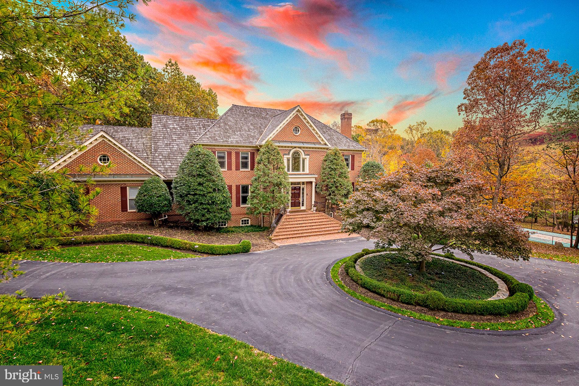 HUNTER'S CREST - Residential