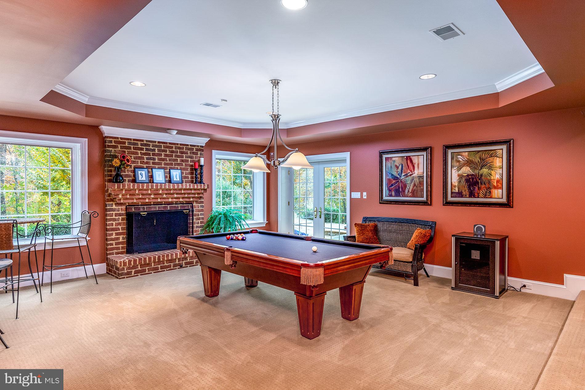 HUNTER'S CREST - Residential