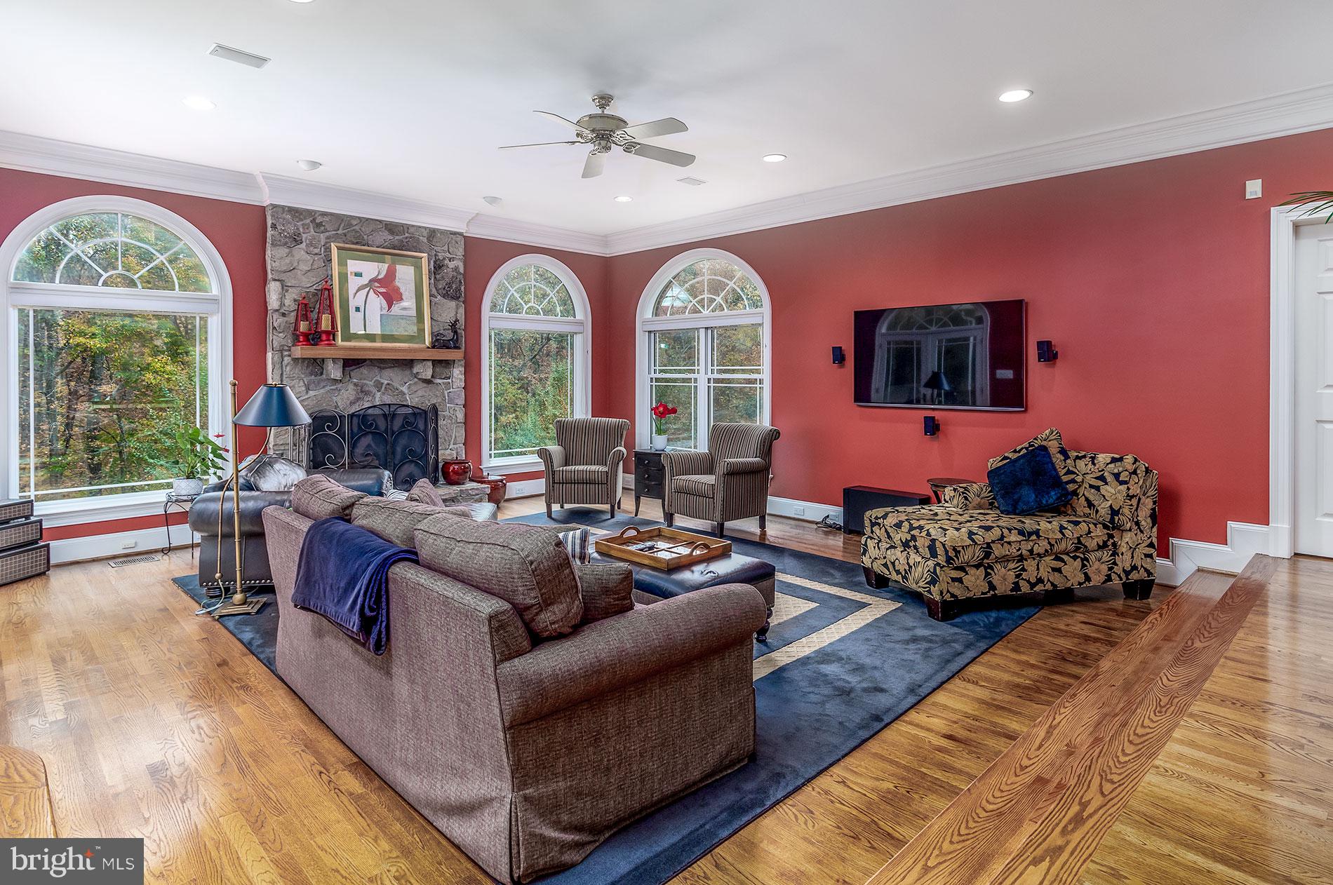 HUNTER'S CREST - Residential