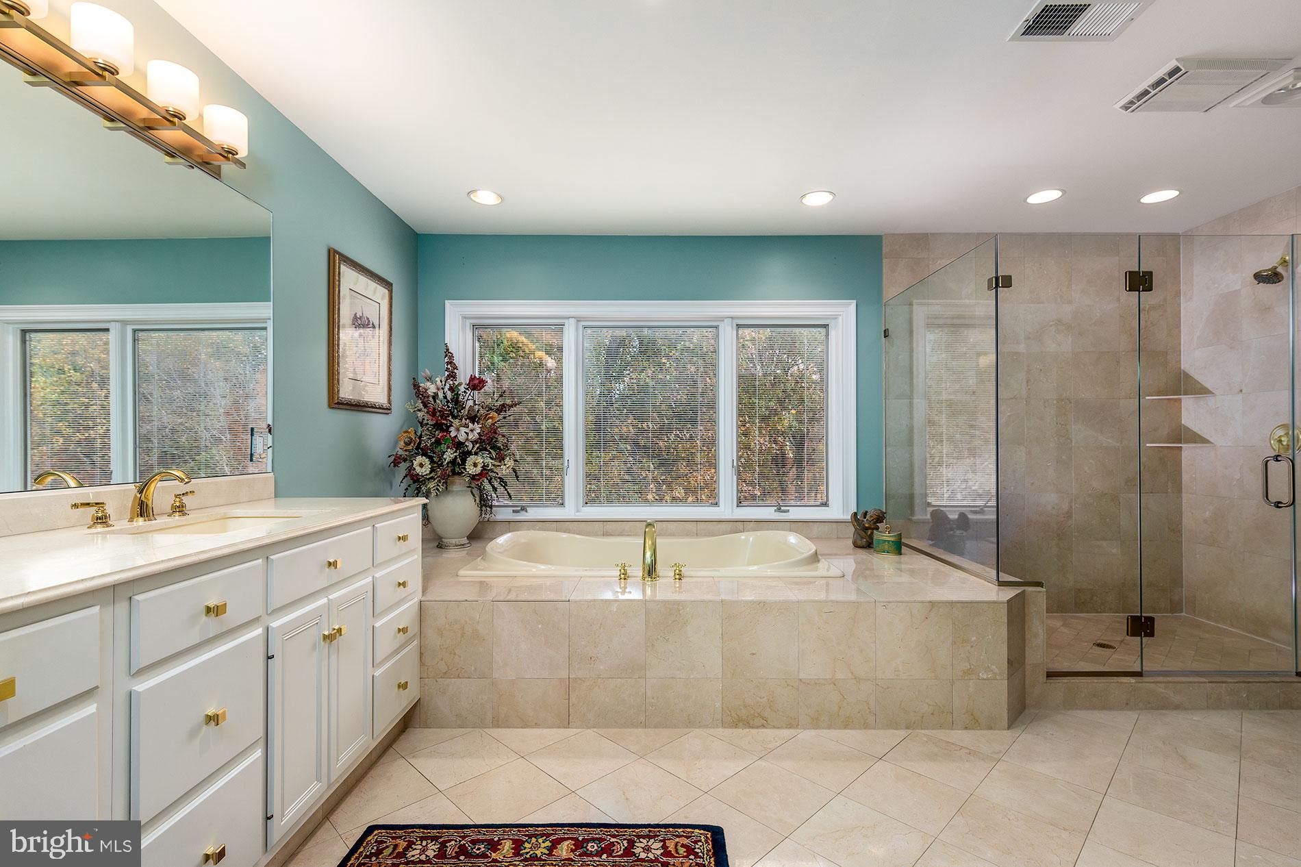 HUNTER'S CREST - Residential