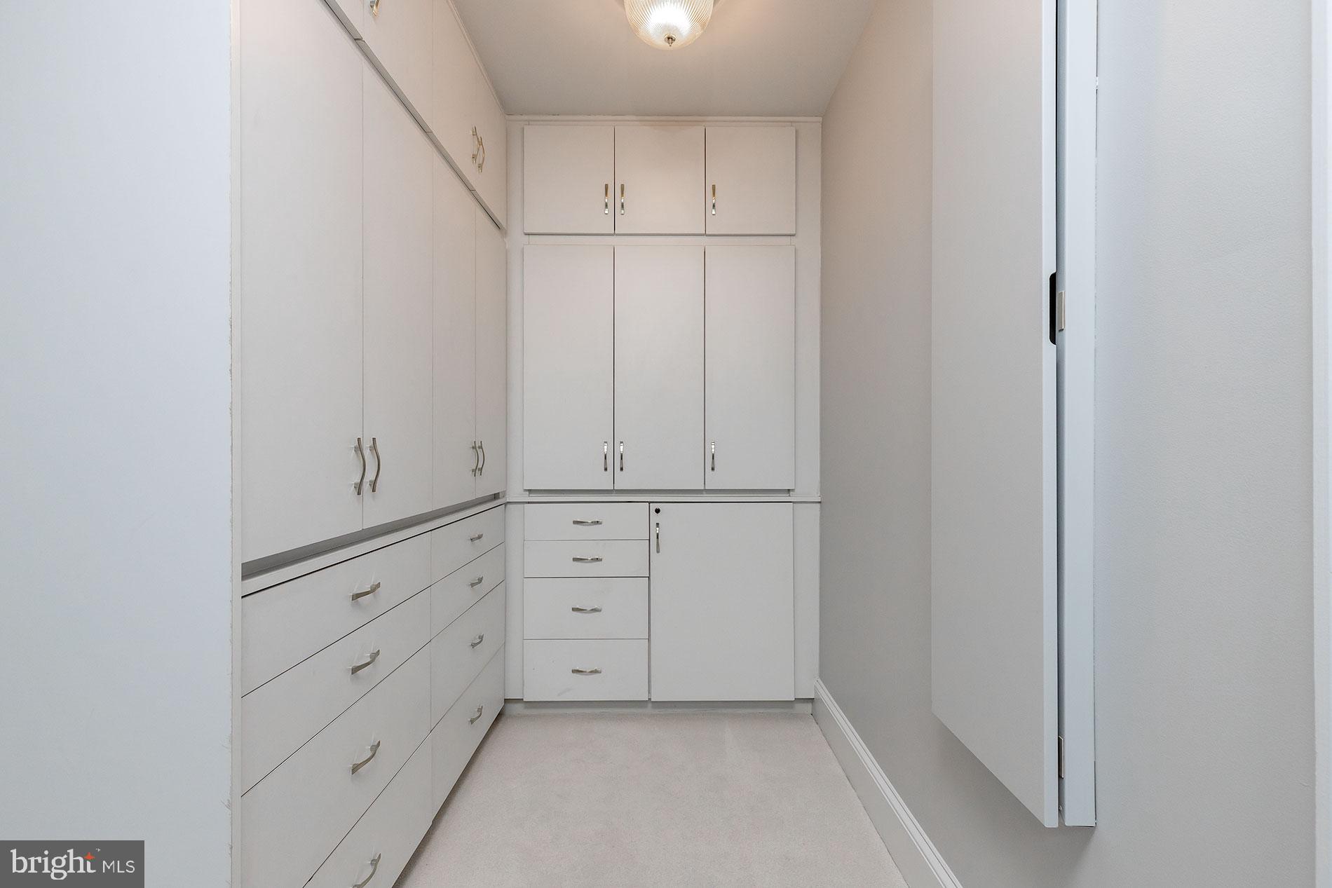 HUNTER'S CREST - Residential