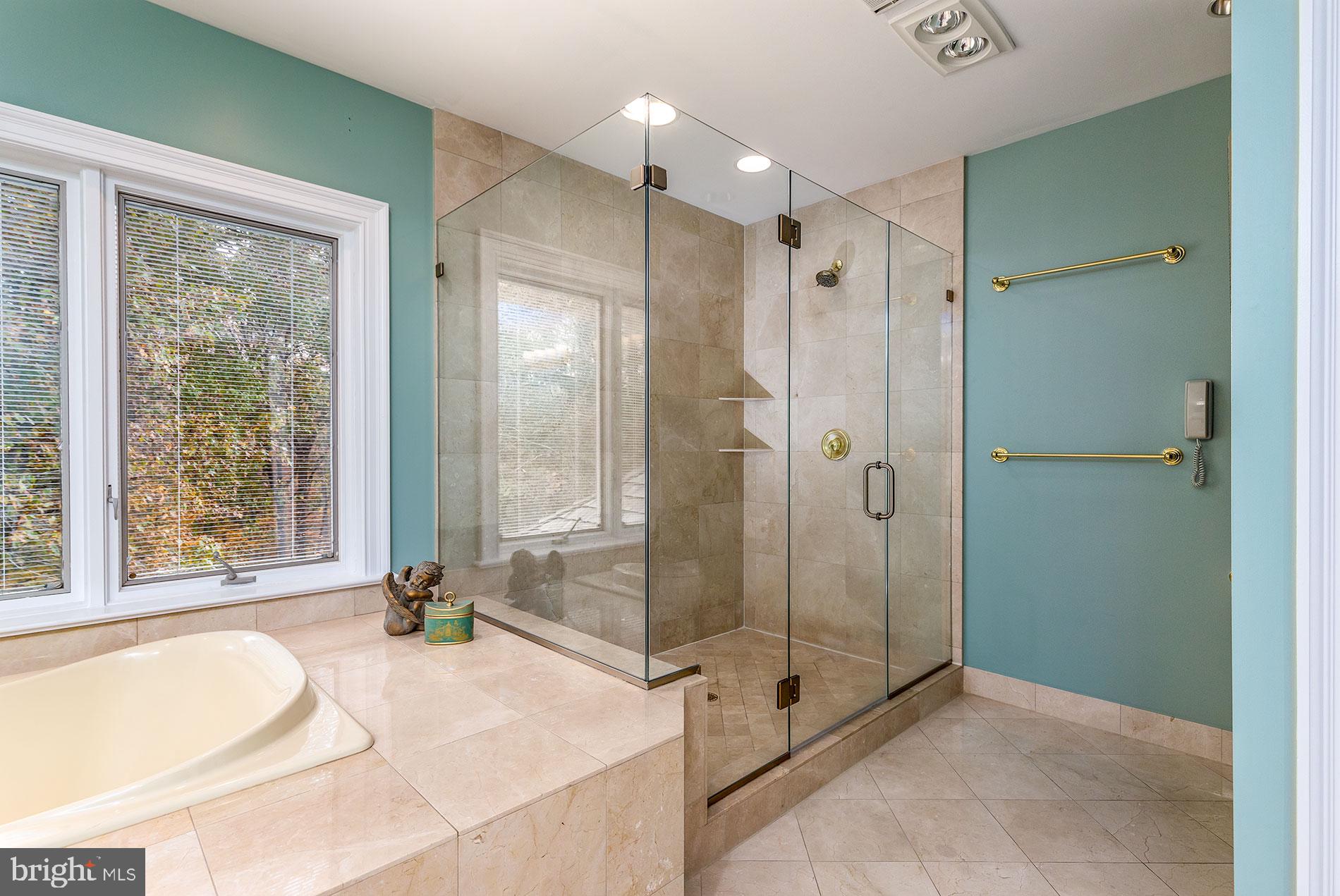 HUNTER'S CREST - Residential