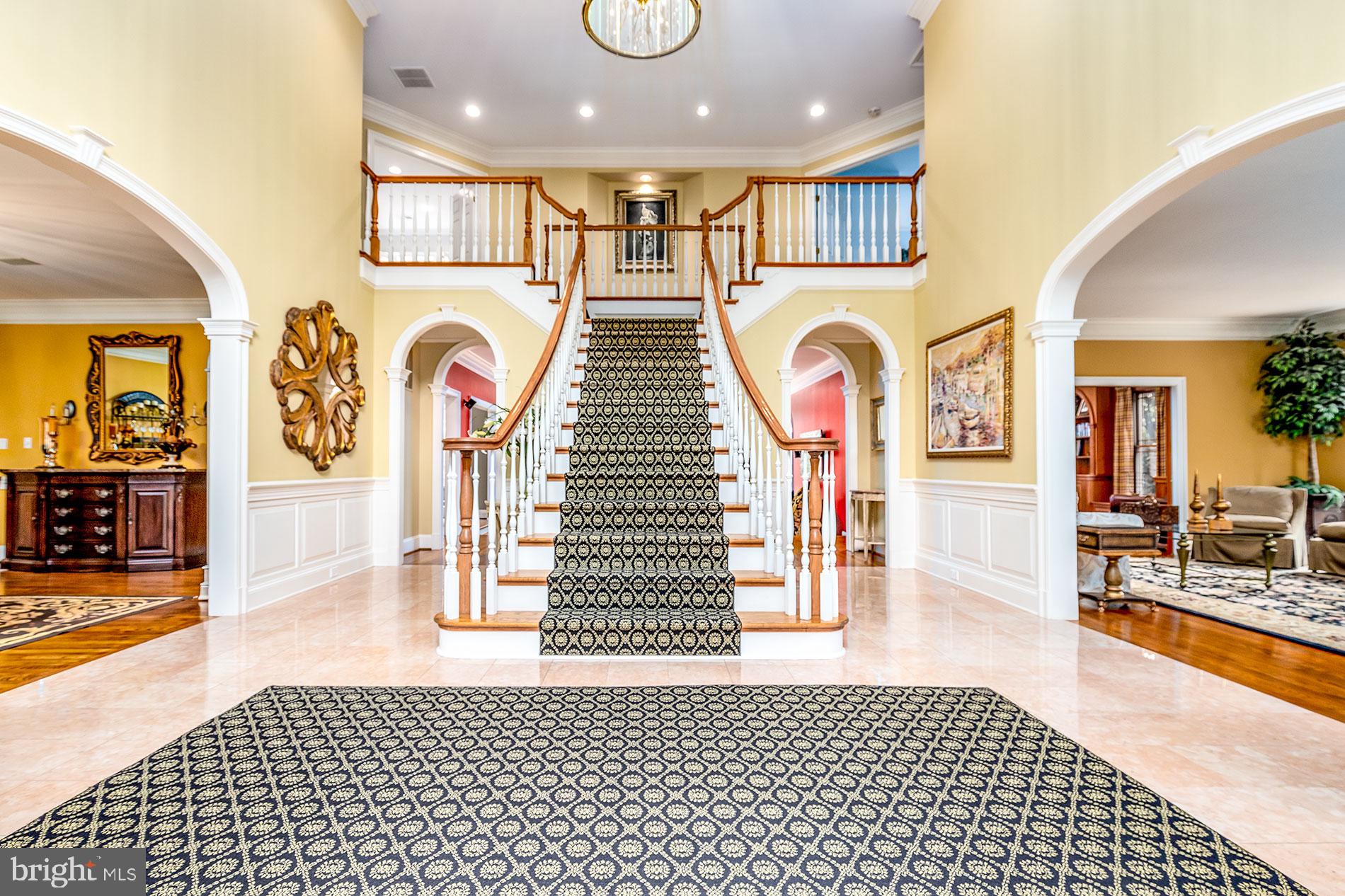 HUNTER'S CREST - Residential