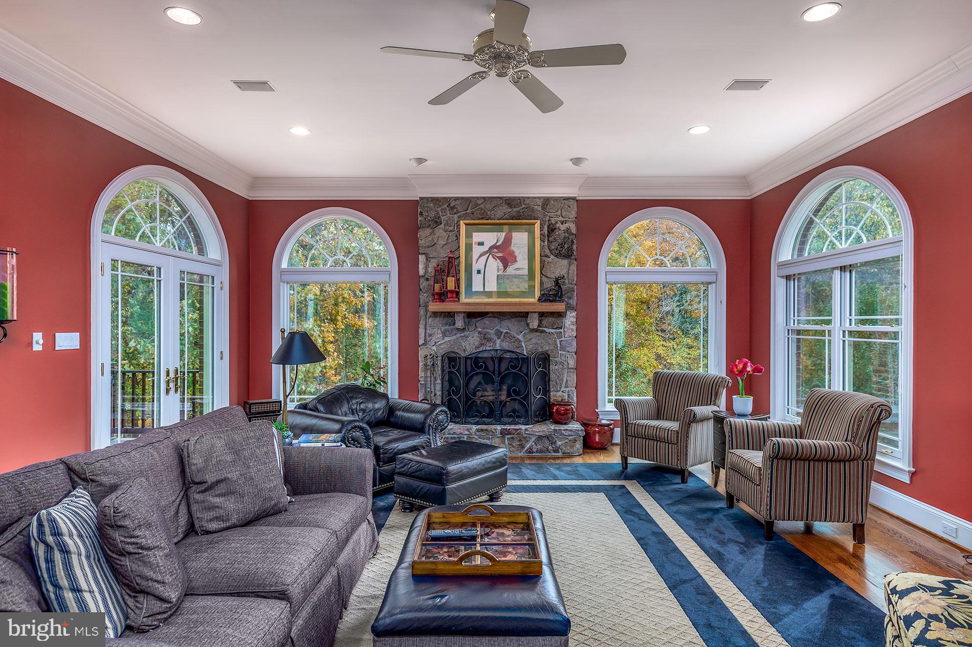 HUNTER'S CREST - Residential