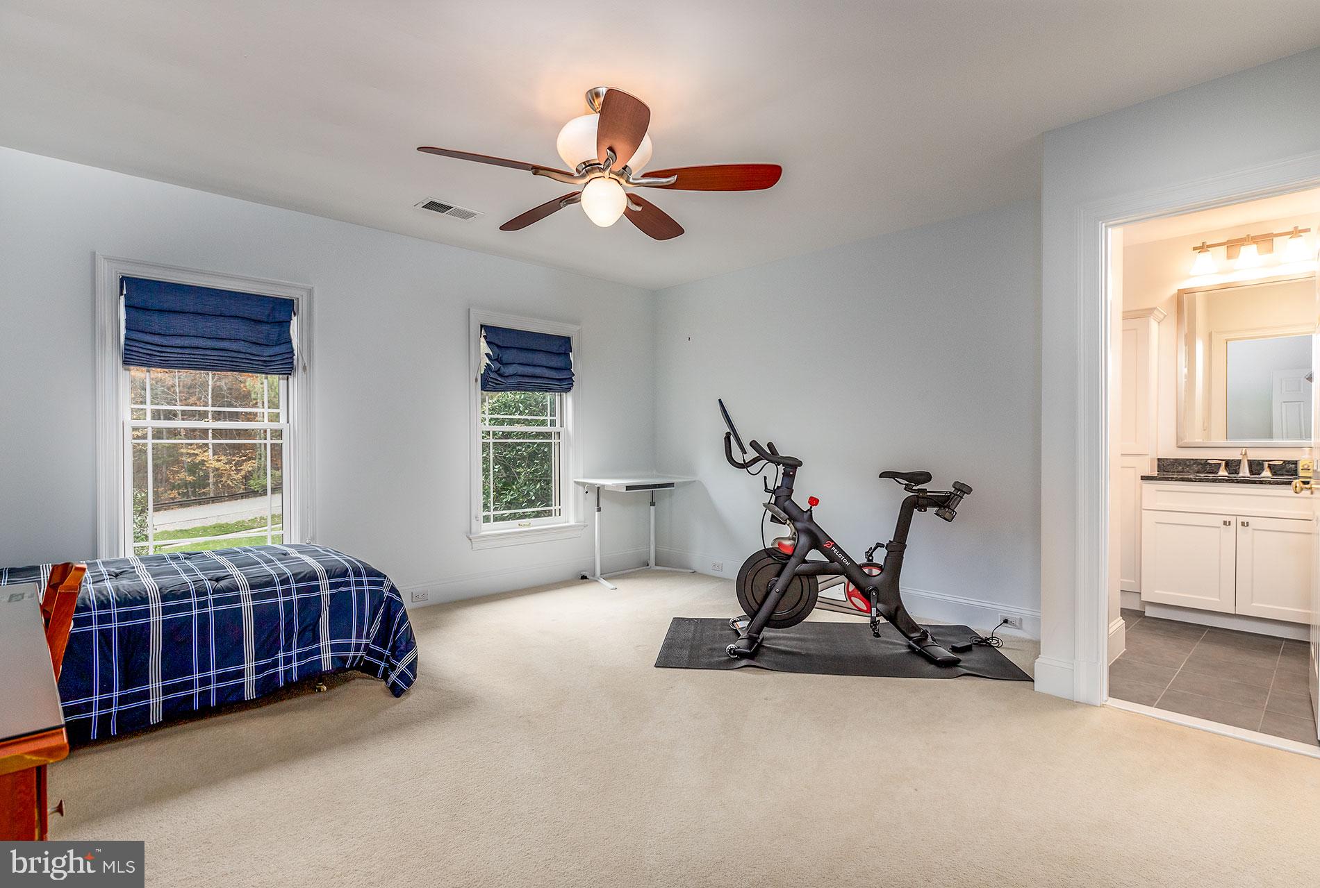 HUNTER'S CREST - Residential