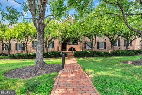 Condo For Sale - 5702 Brewer House Circle #T-2-12<br/> ROCKVILLE, MD 20852