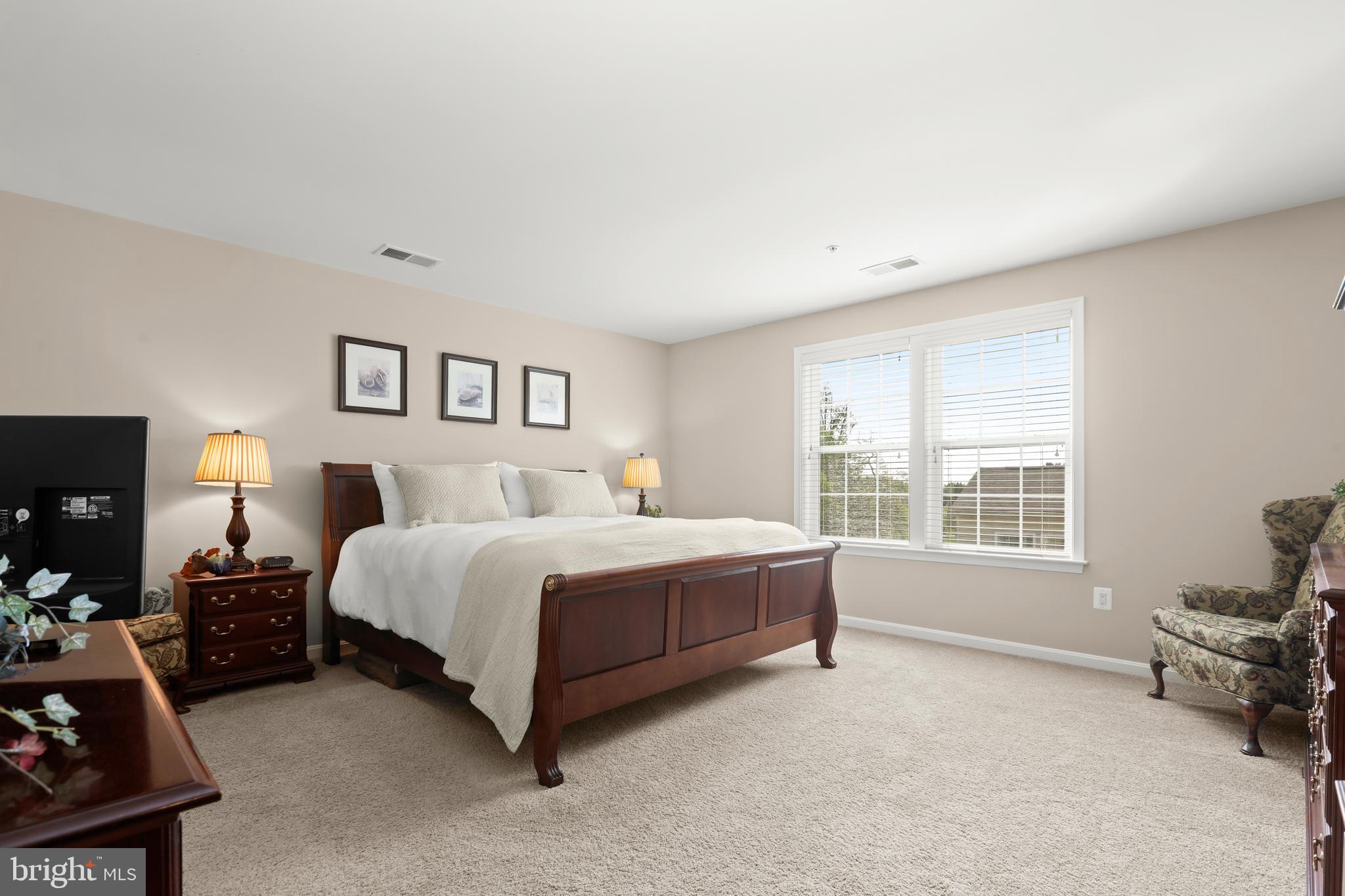 KELLY GLEN - Residential
