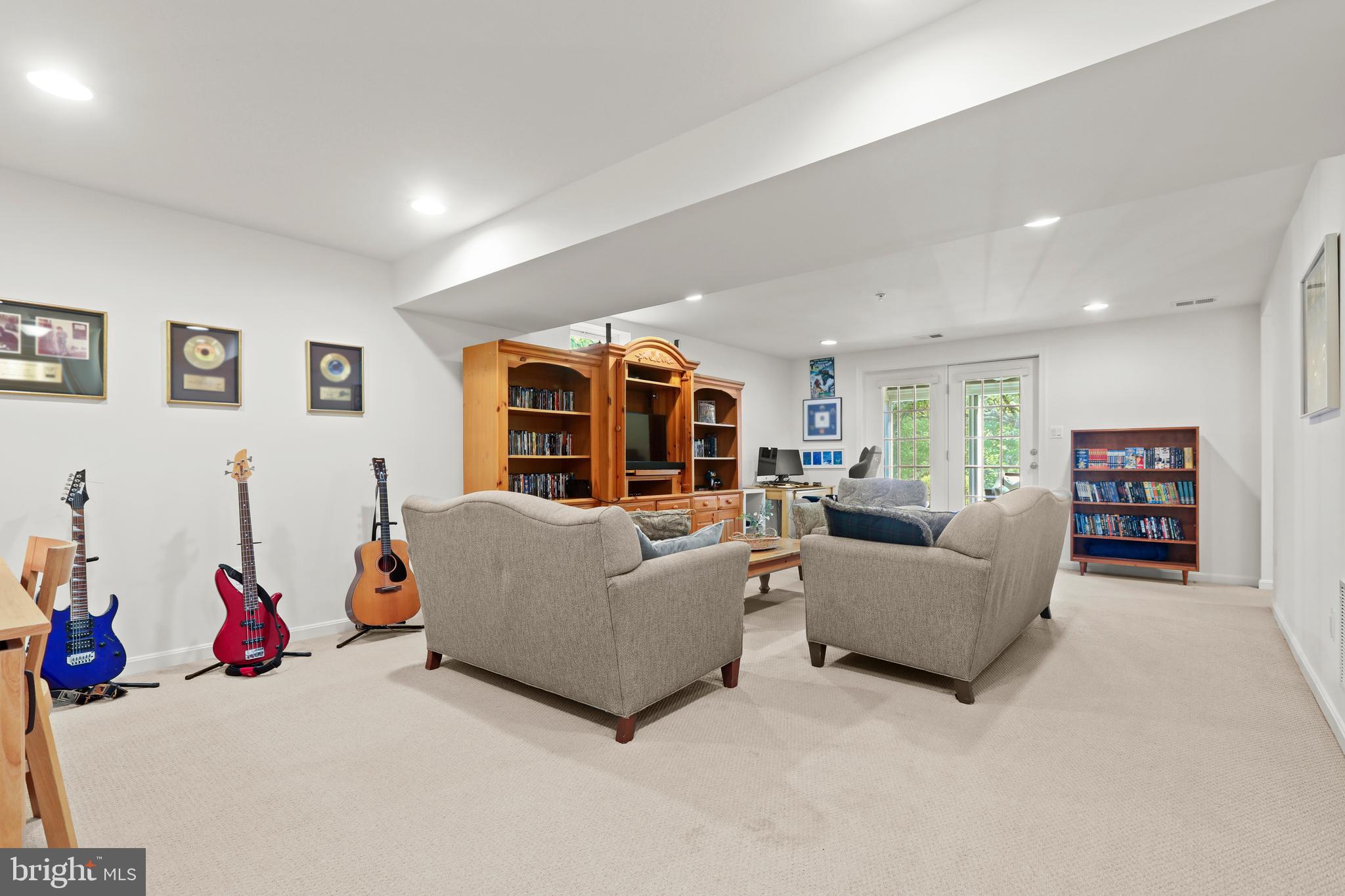 KELLY GLEN - Residential