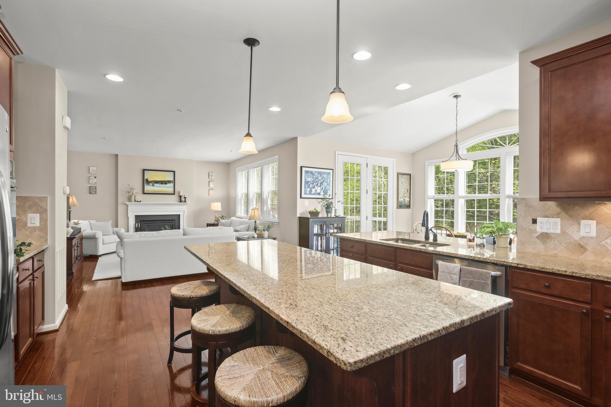 KELLY GLEN - Residential