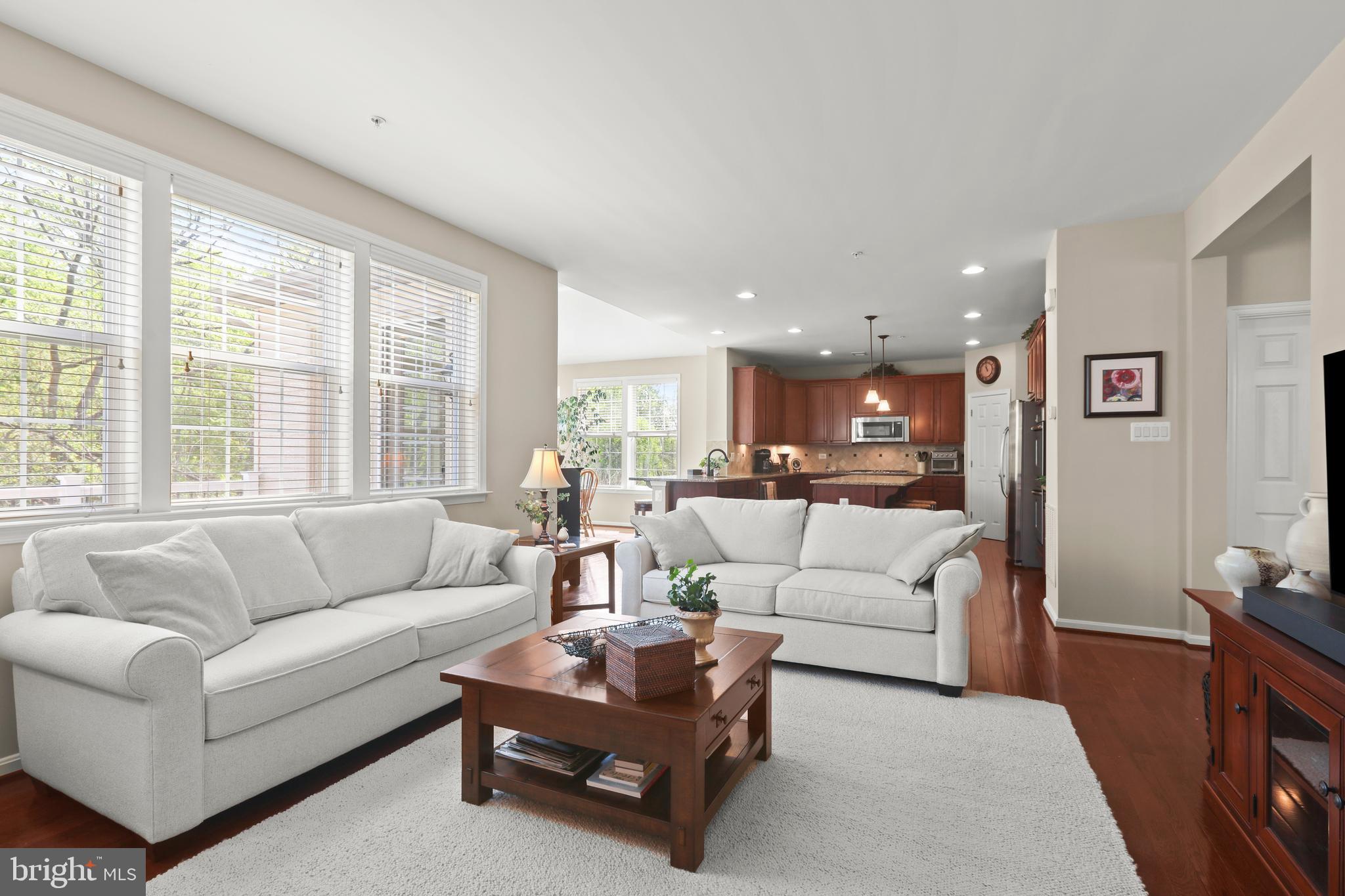 KELLY GLEN - Residential