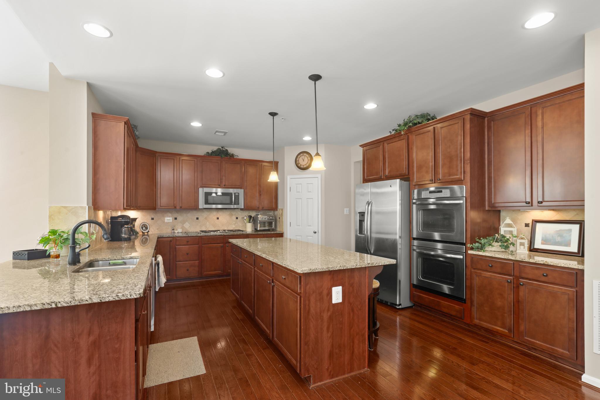KELLY GLEN - Residential