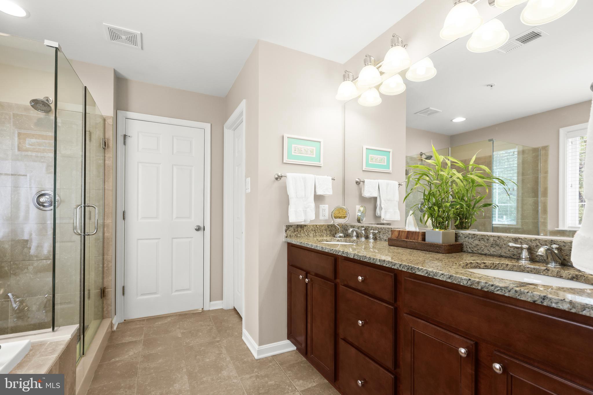 KELLY GLEN - Residential