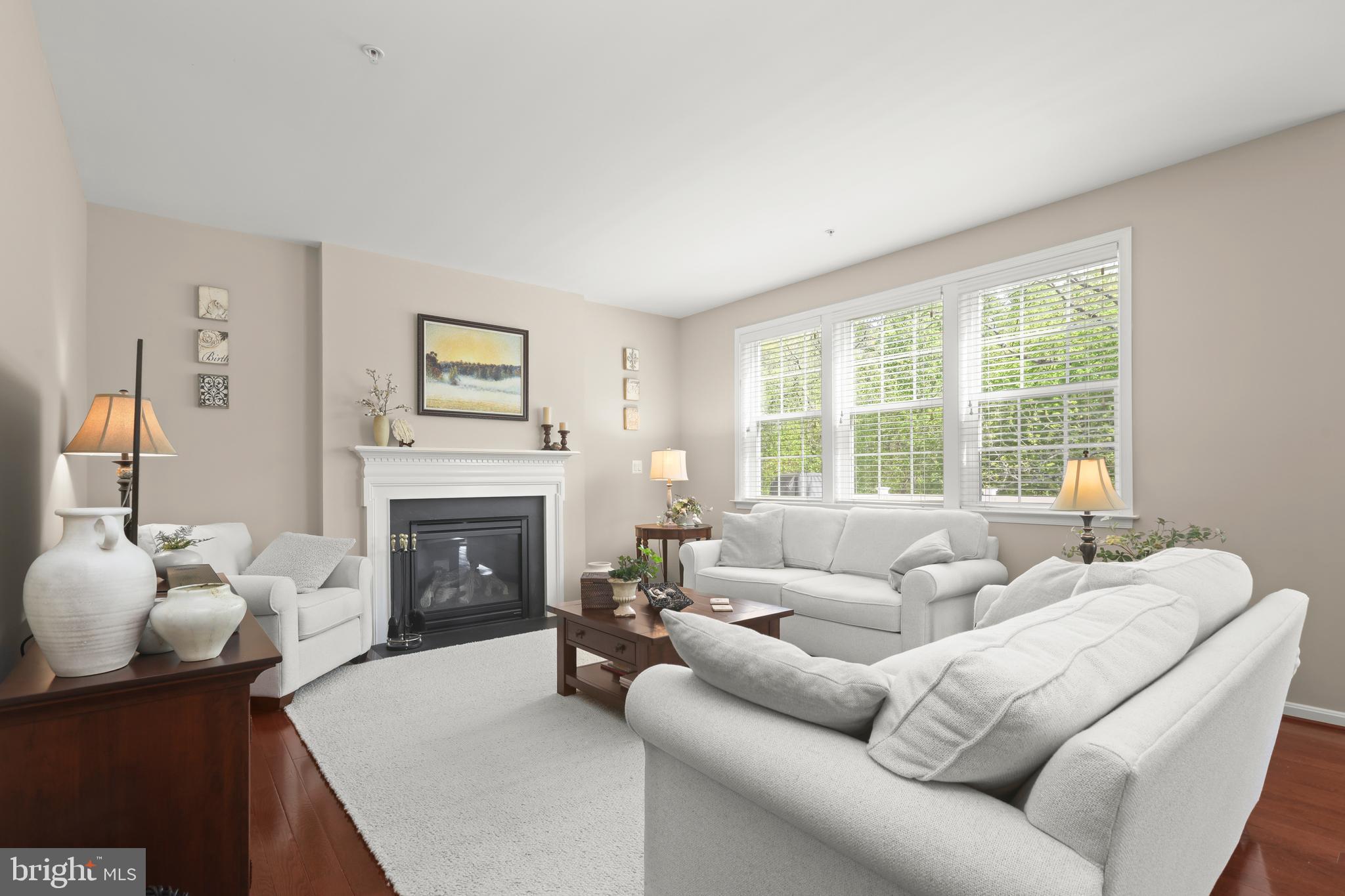 KELLY GLEN - Residential