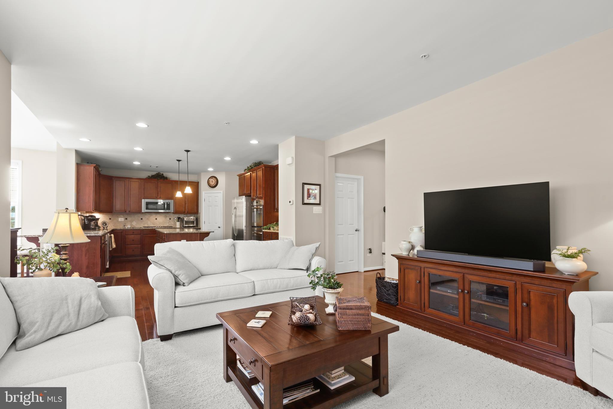 KELLY GLEN - Residential