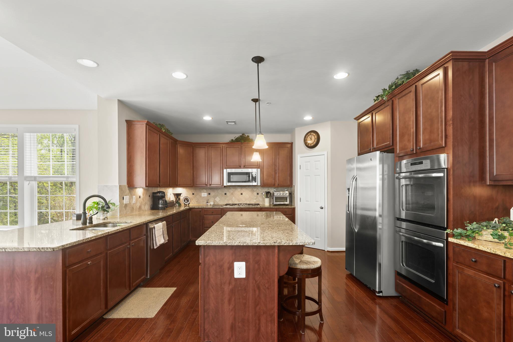 KELLY GLEN - Residential