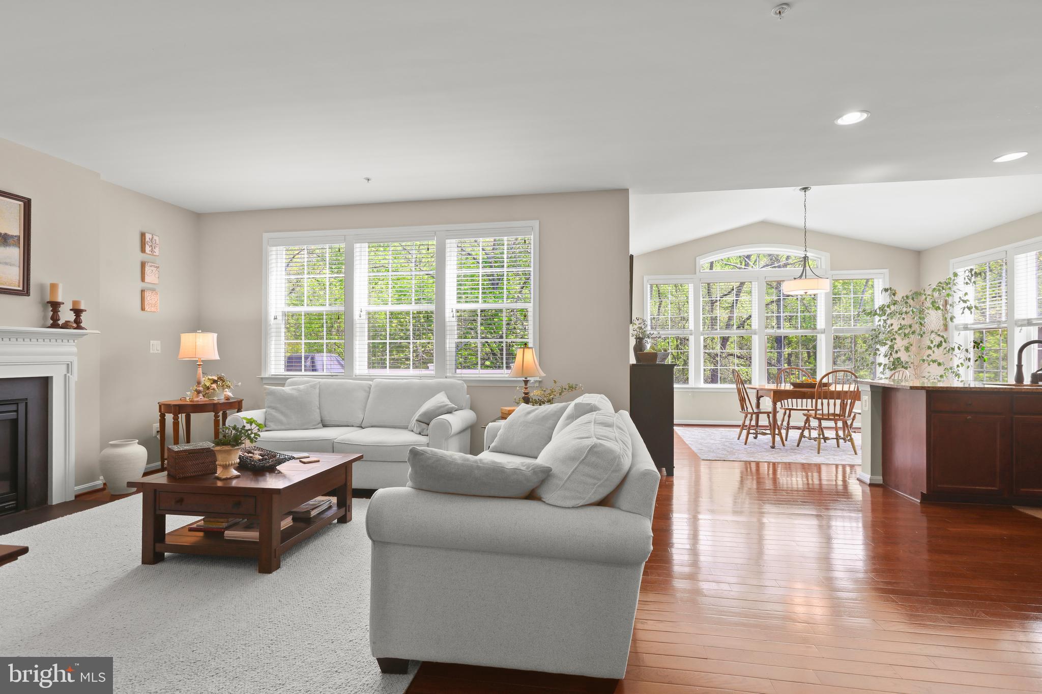 KELLY GLEN - Residential