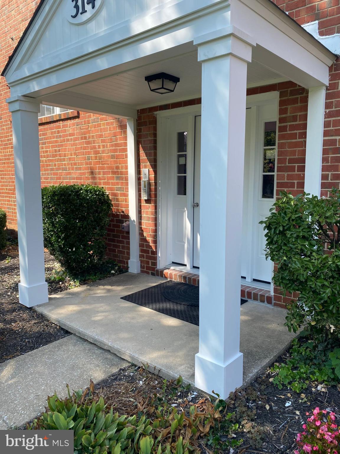 LAKE EVESHAM - Residential Lease