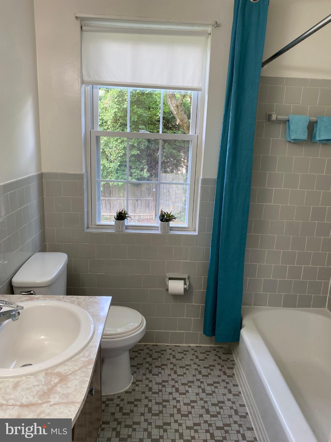 LAKE EVESHAM - Residential Lease