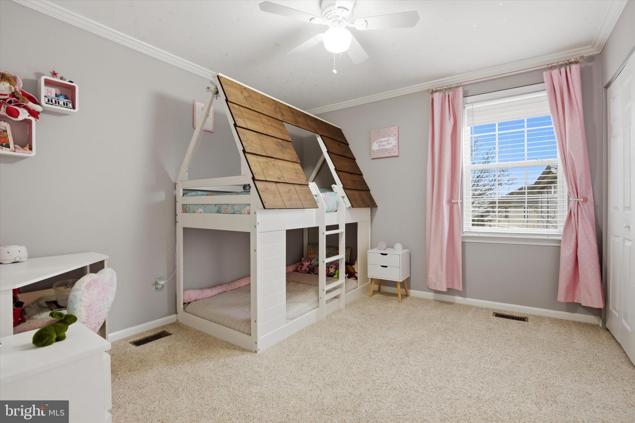 FAIRLAWN COURT - Residential