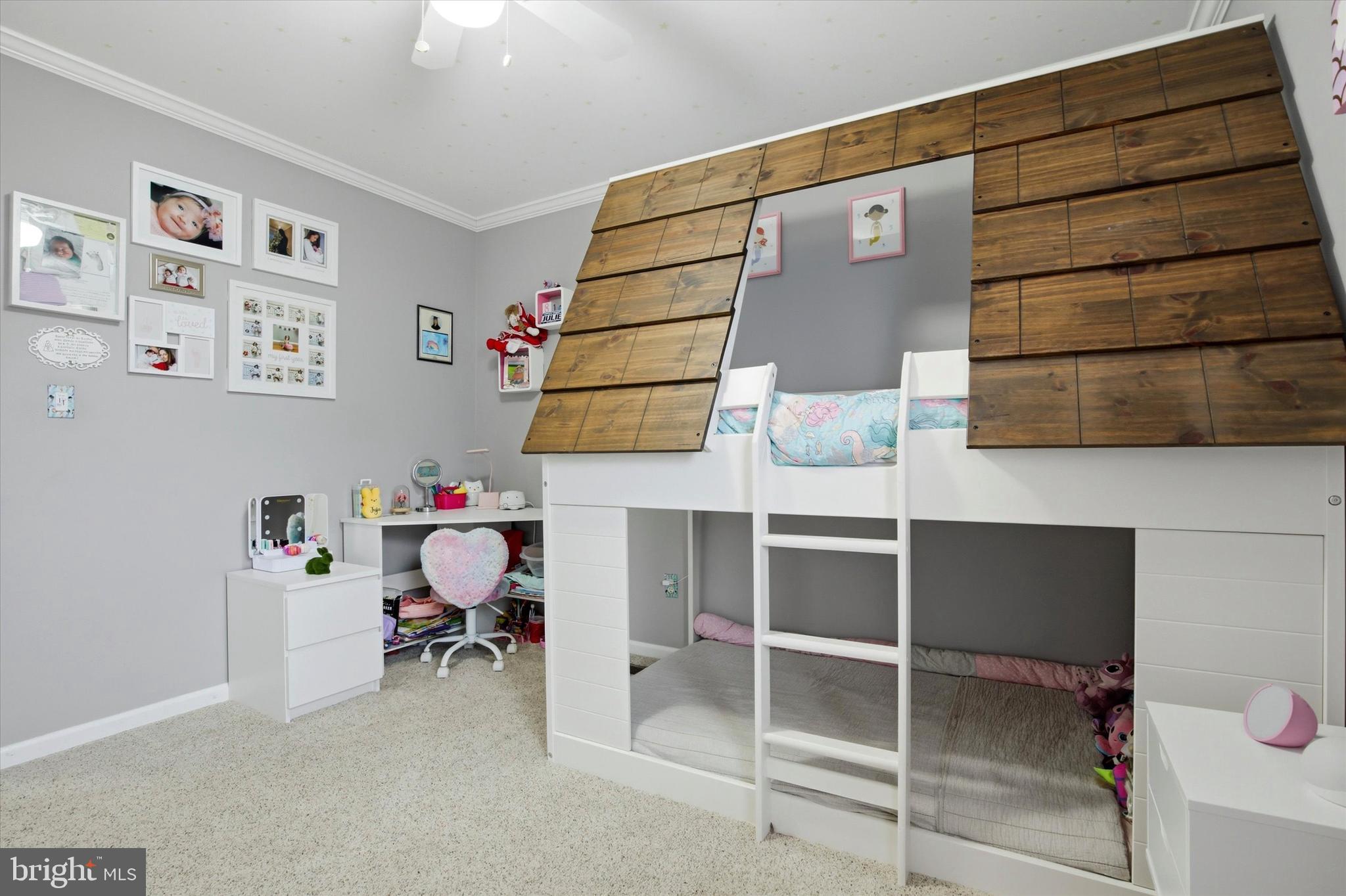 FAIRLAWN COURT - Residential