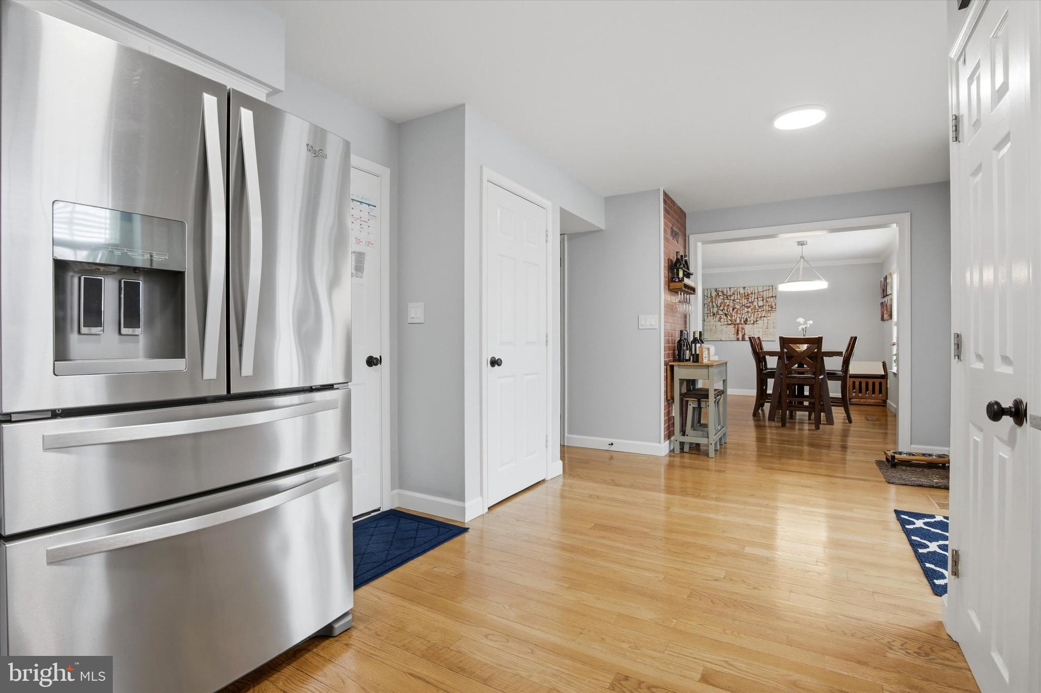 FAIRLAWN COURT - Residential