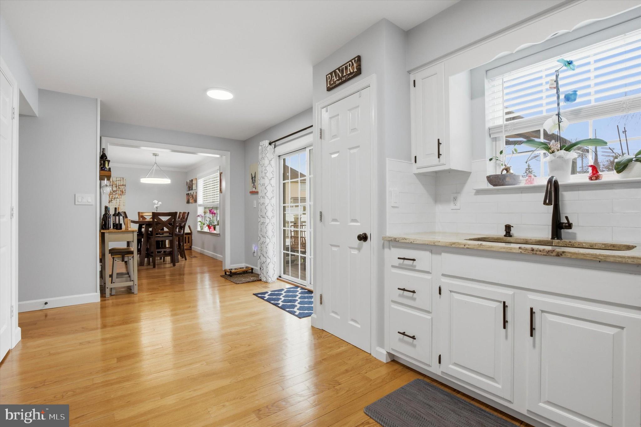 FAIRLAWN COURT - Residential