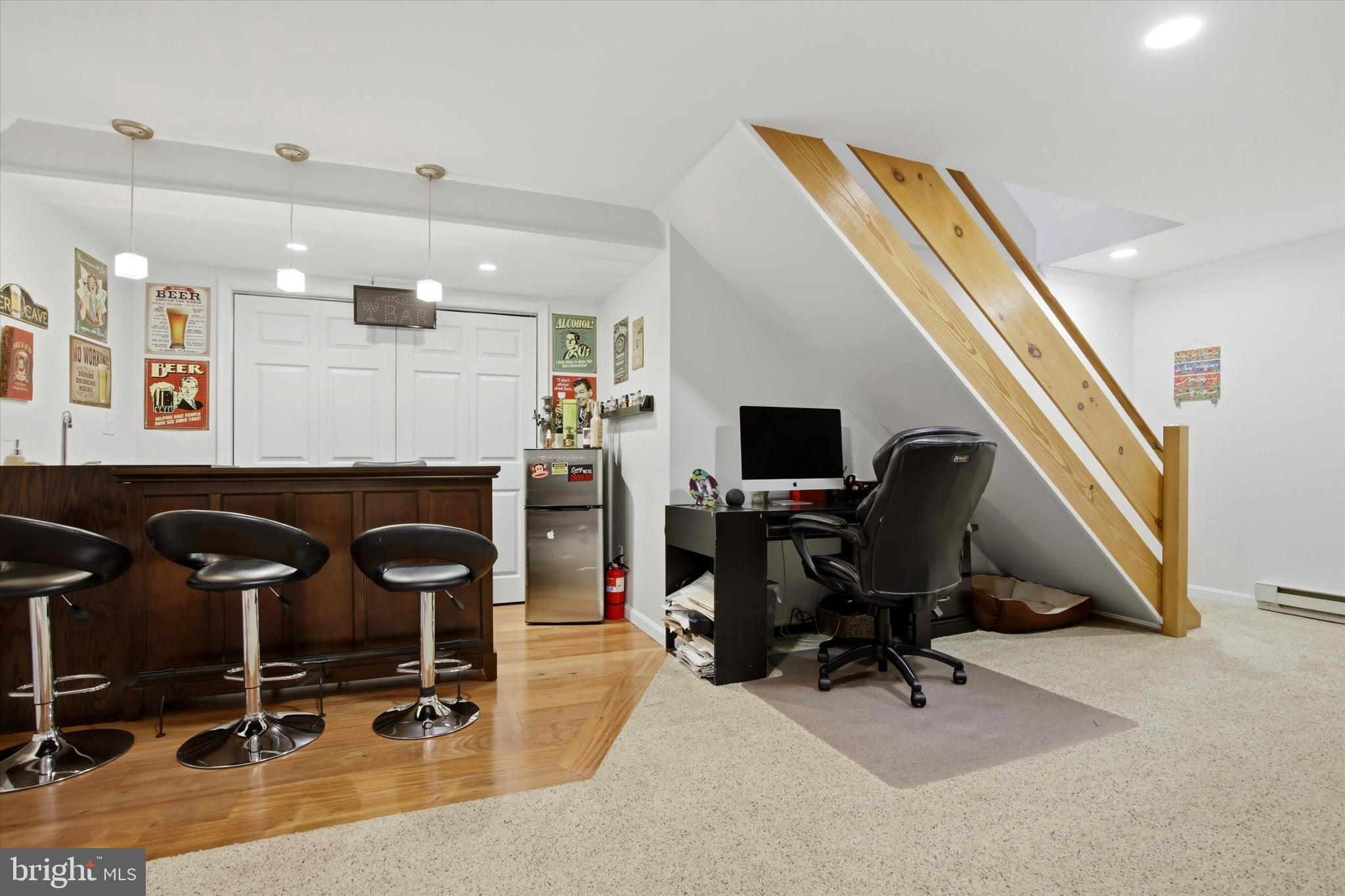 FAIRLAWN COURT - Residential