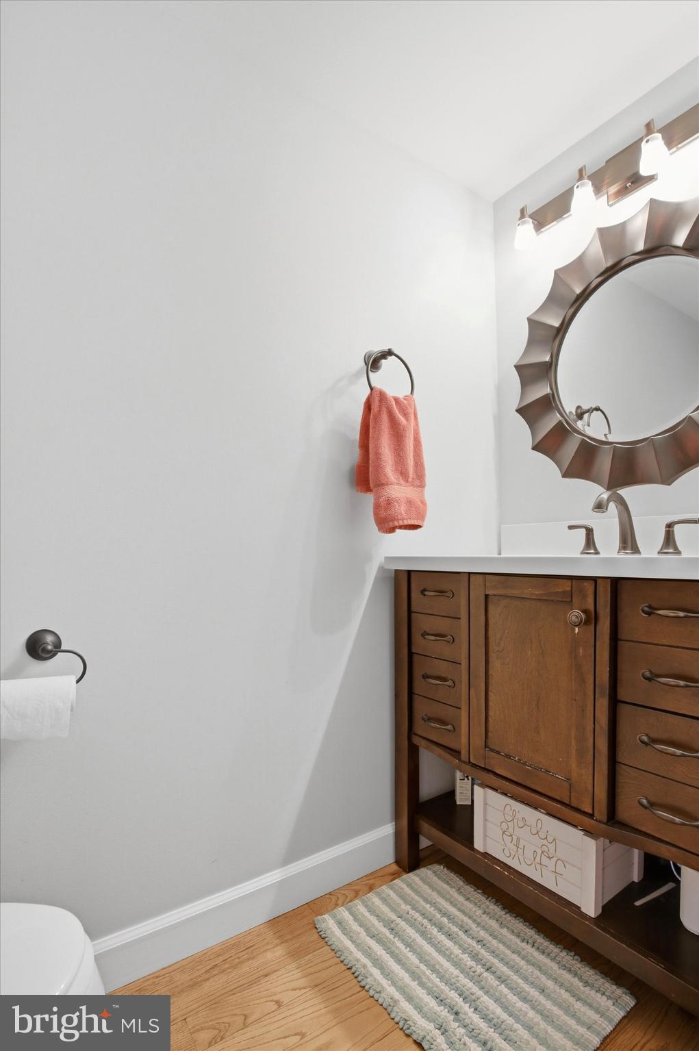 FAIRLAWN COURT - Residential