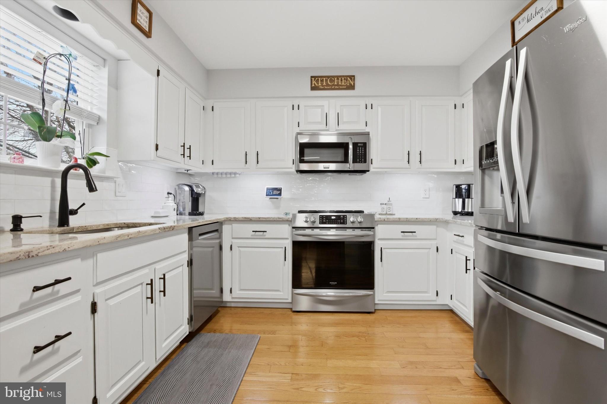 FAIRLAWN COURT - Residential