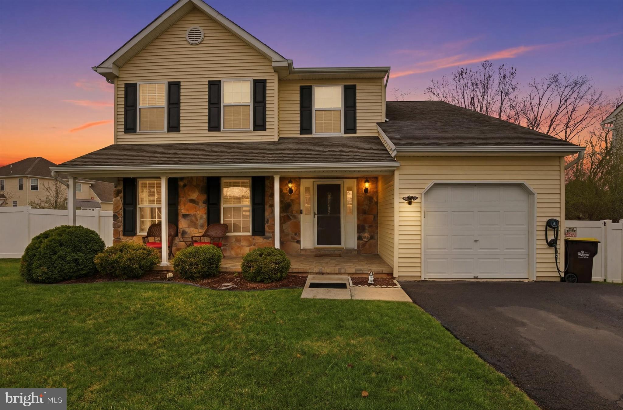 FAIRLAWN COURT - Residential