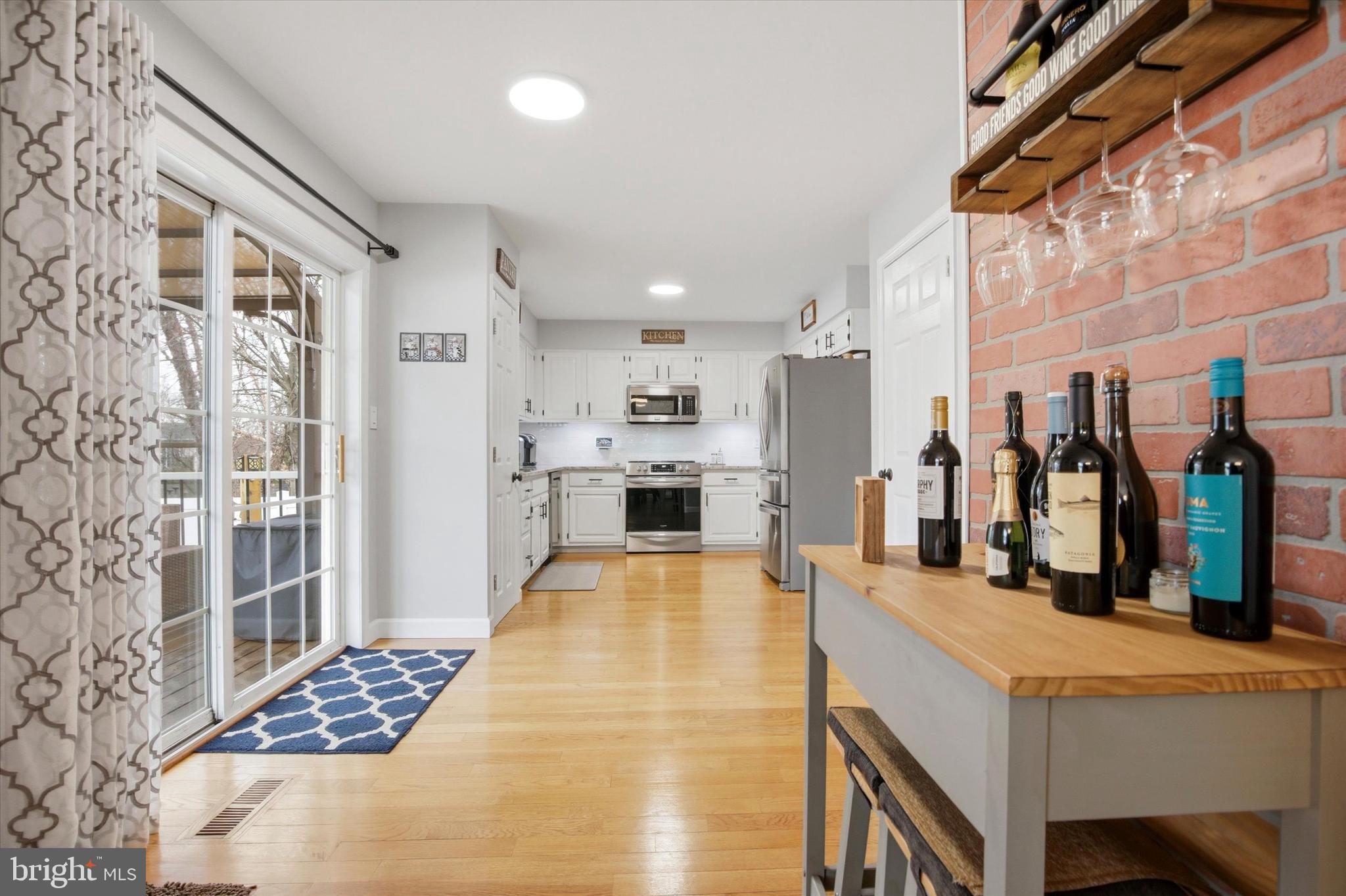 FAIRLAWN COURT - Residential