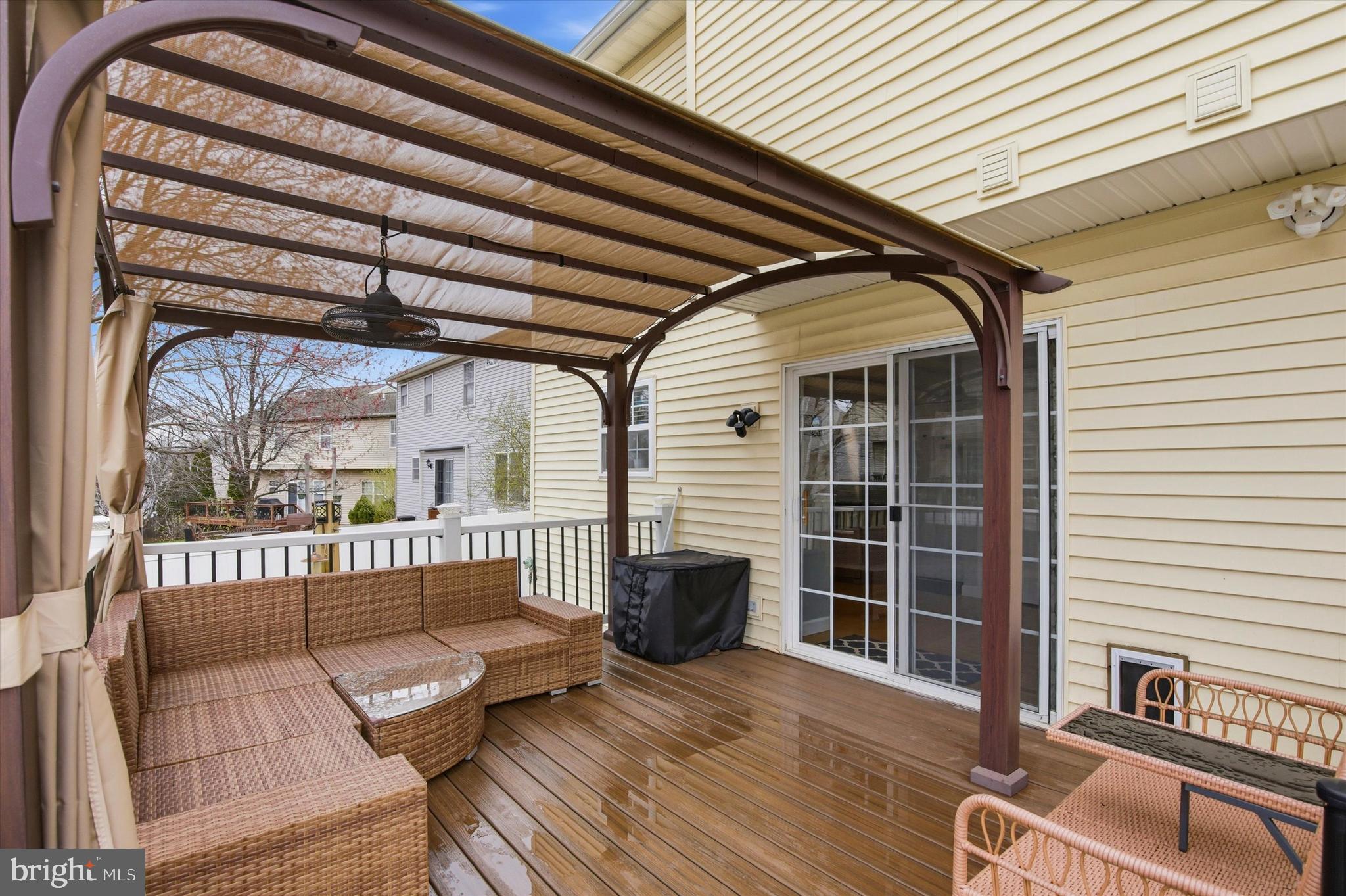 FAIRLAWN COURT - Residential