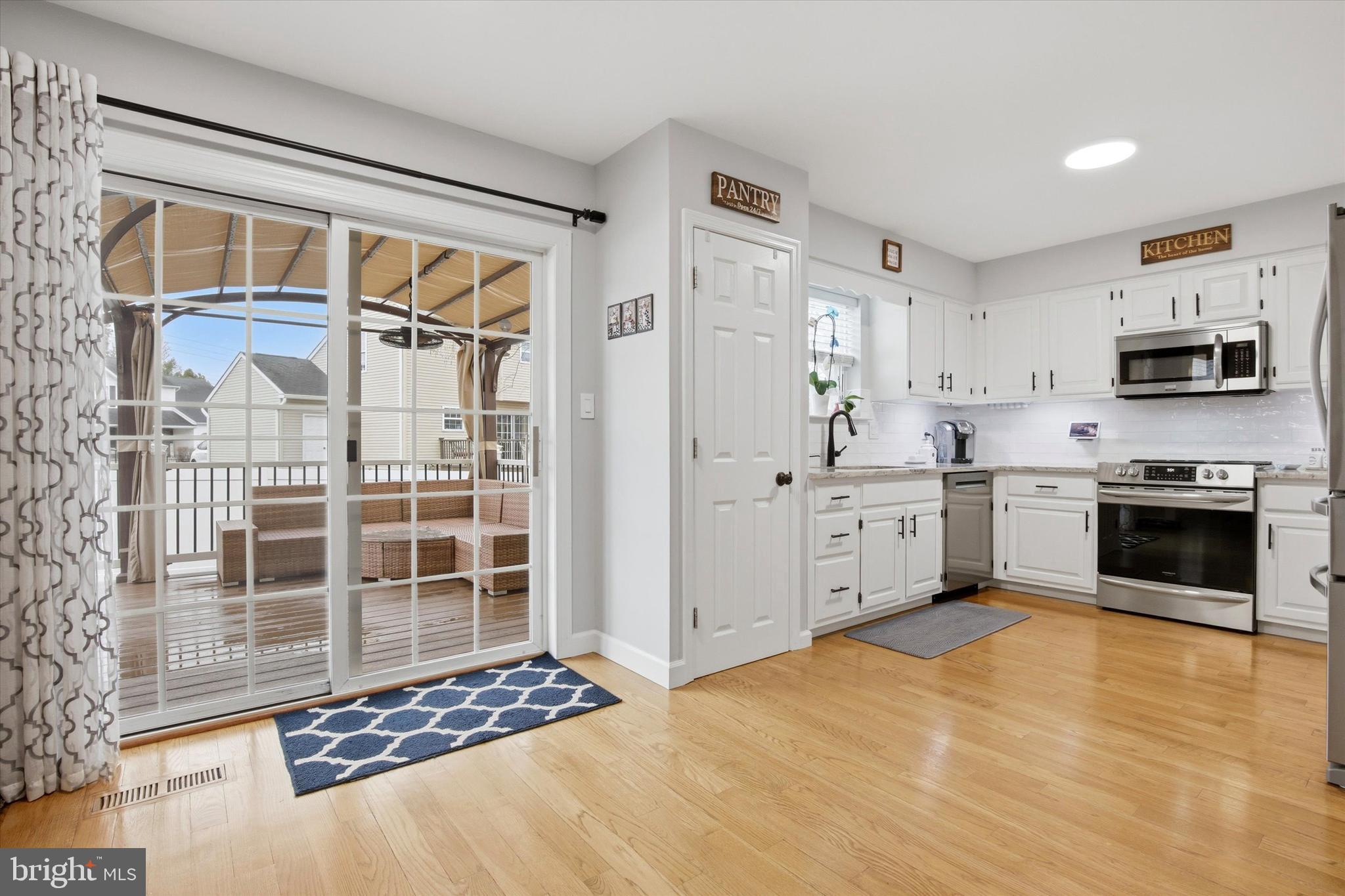 FAIRLAWN COURT - Residential