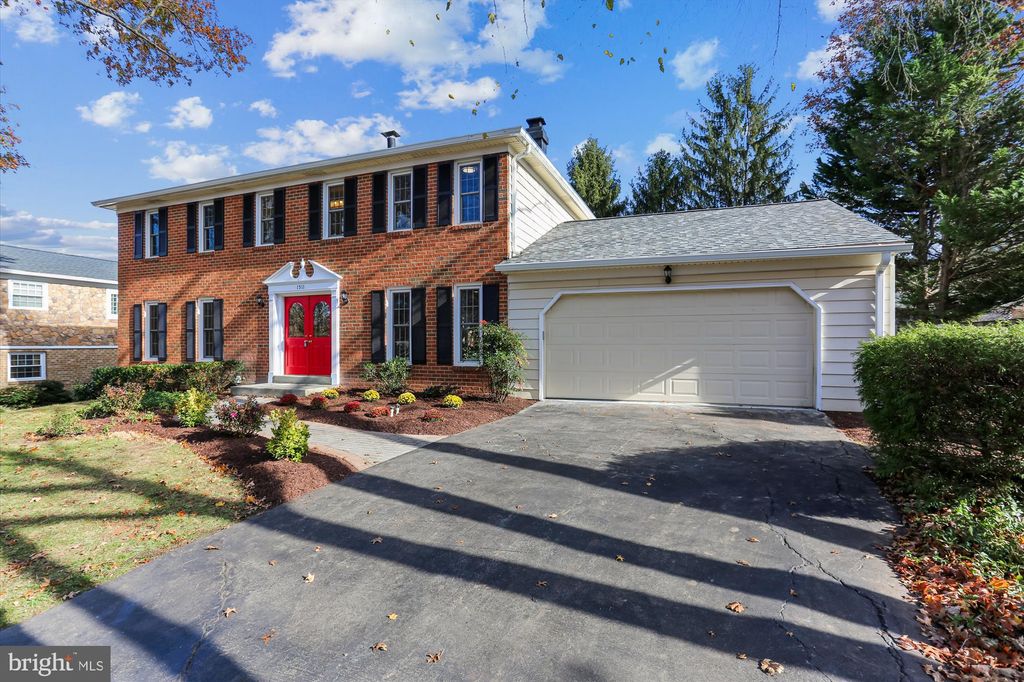 Photo of 1511 Blue Meadow Road, POTOMAC, MD 20854 (MLS # MDMC2206276)